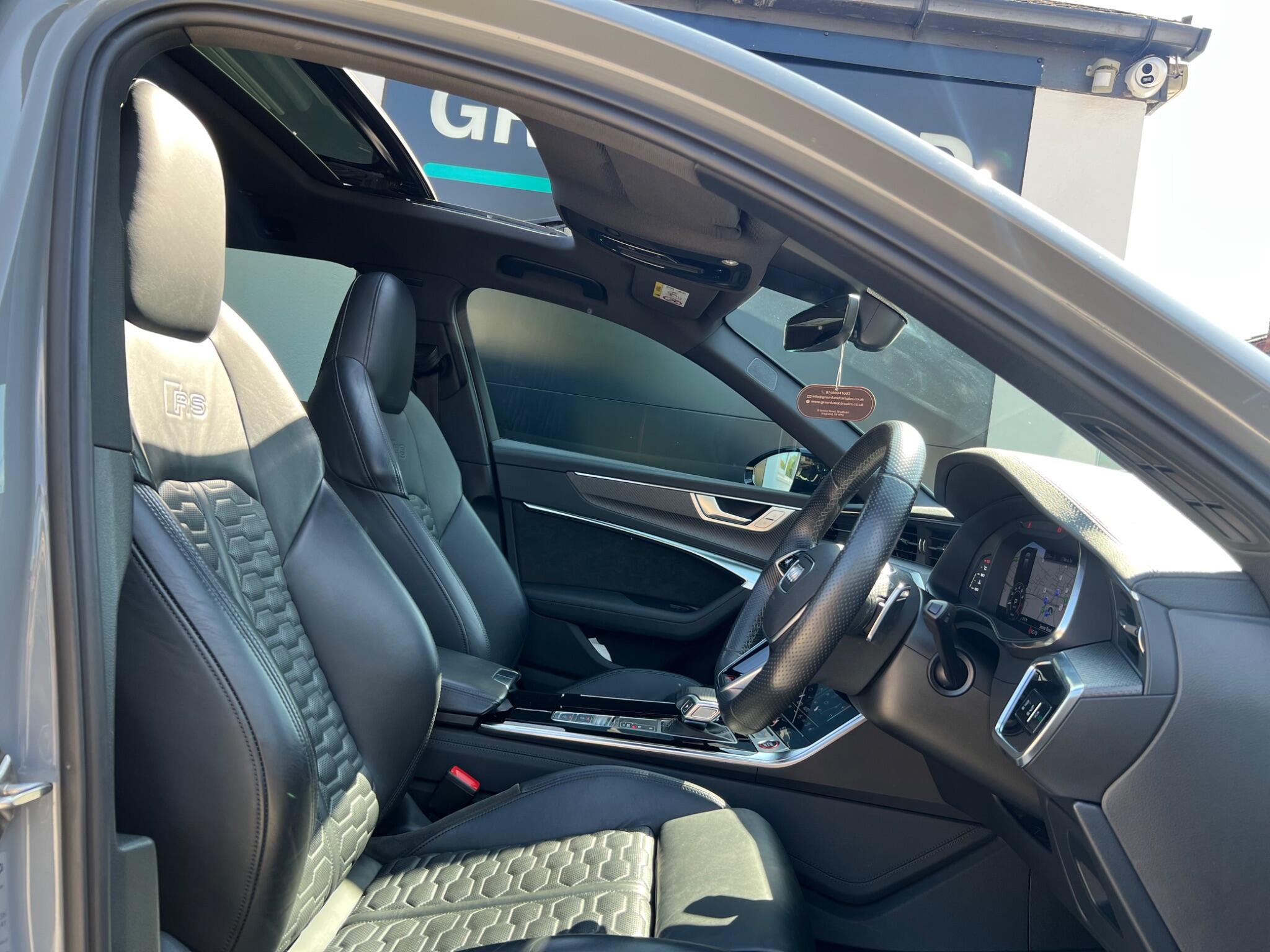 Audi RS6 view 14