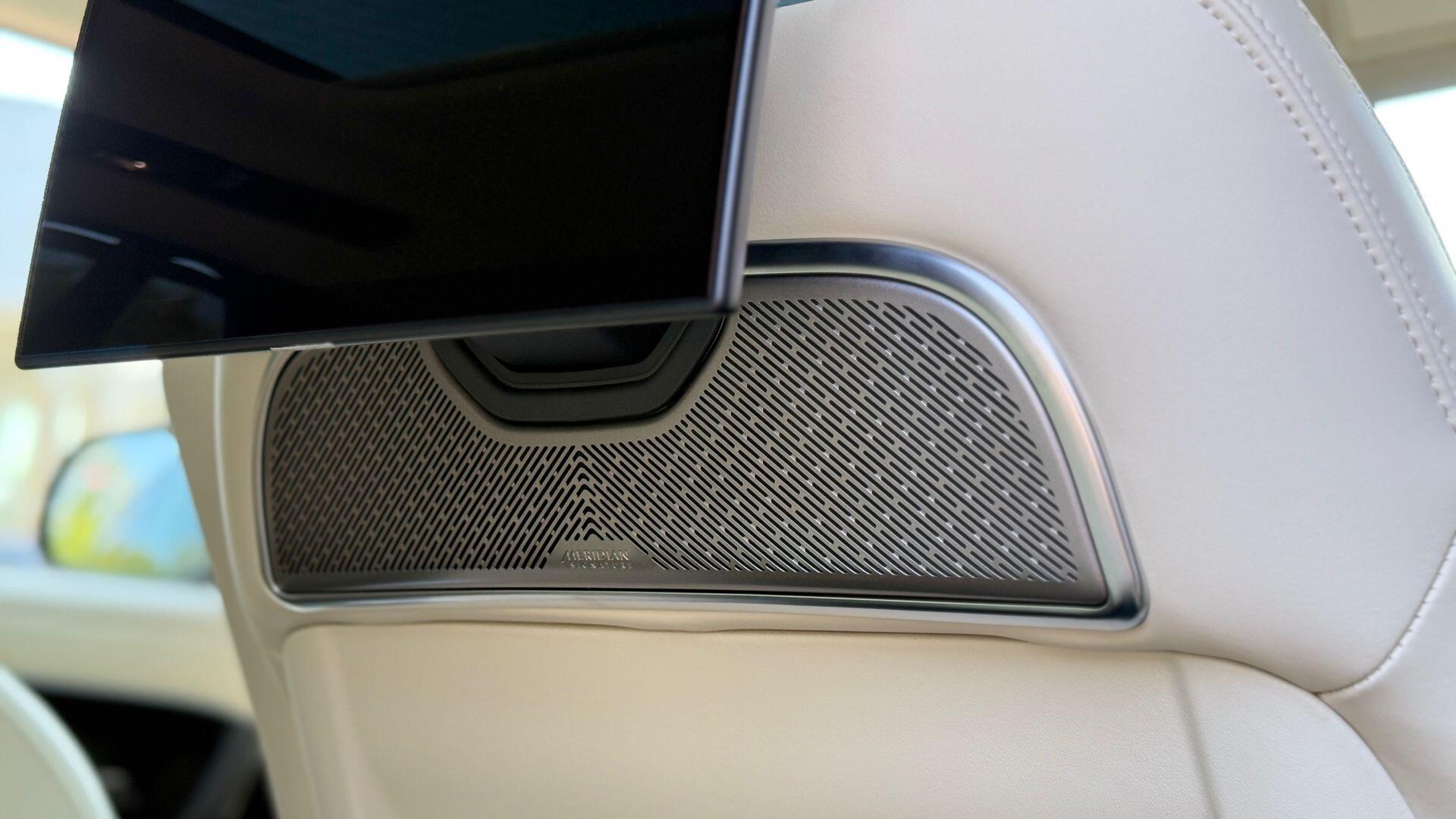 Land Rover Range Rover view 23