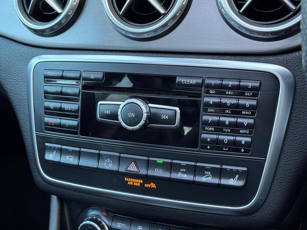 Mercedes-Benz Gla view 35