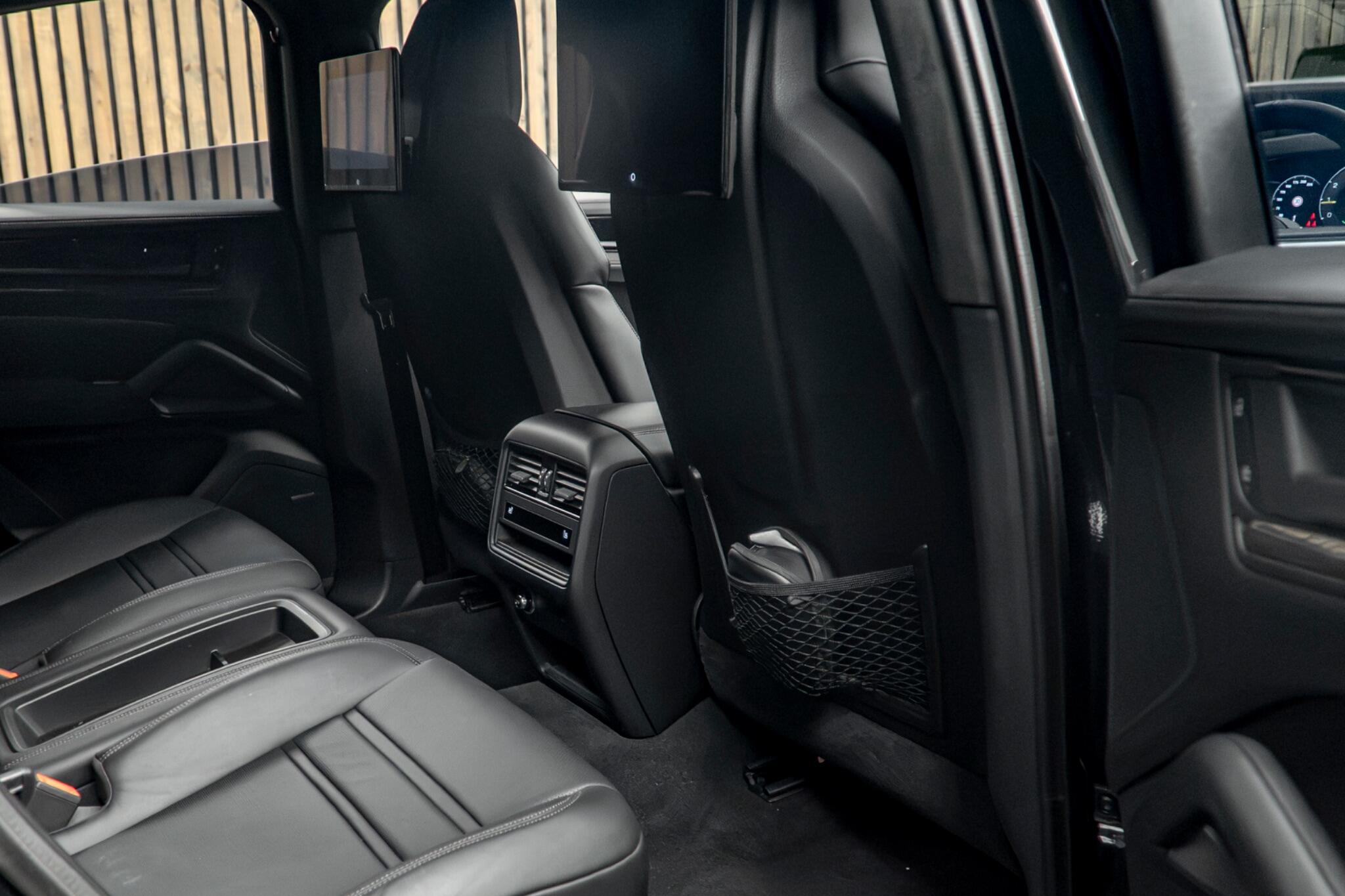 Porsche Cayenne view 38