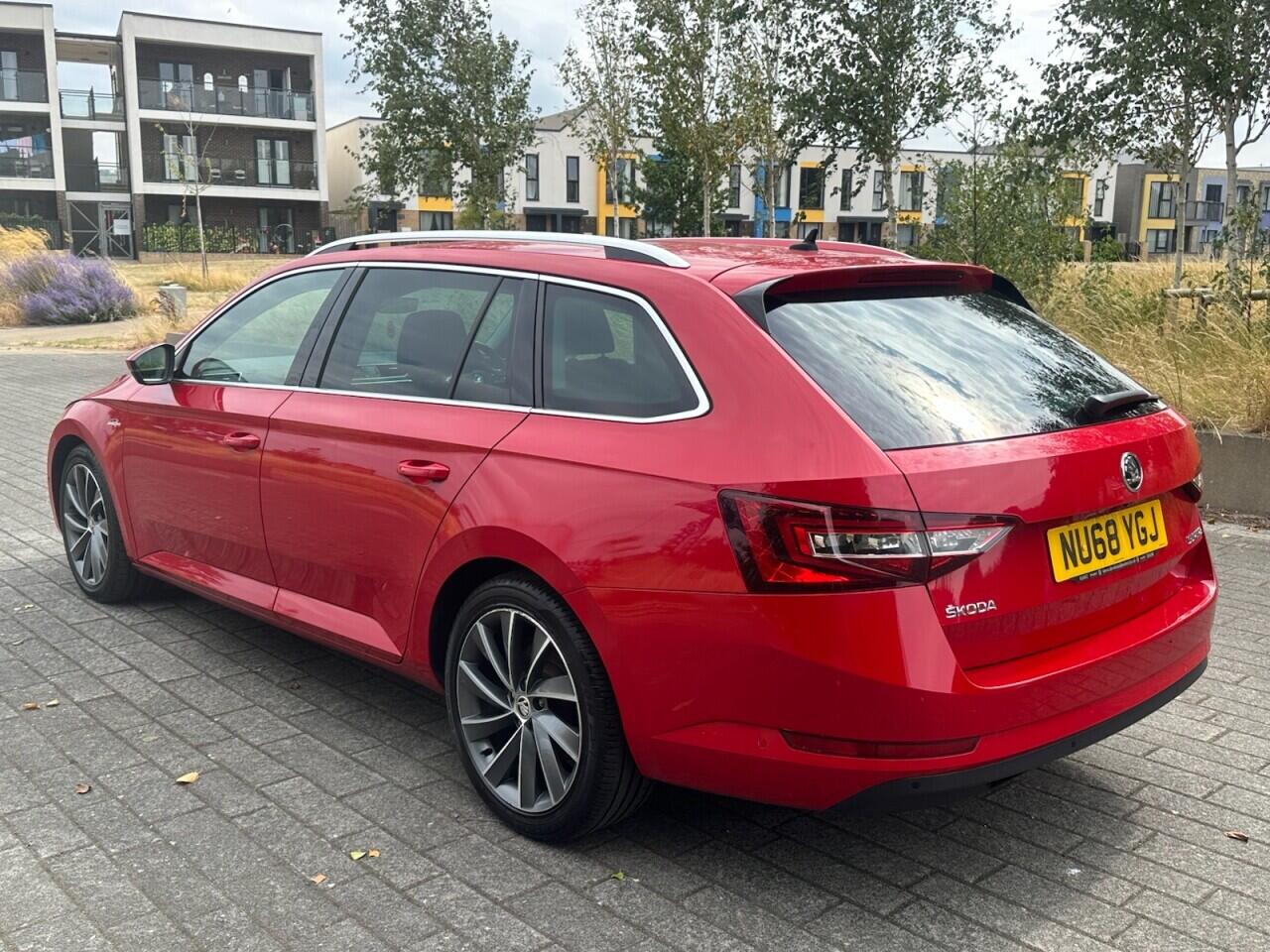 Skoda Superb view 9