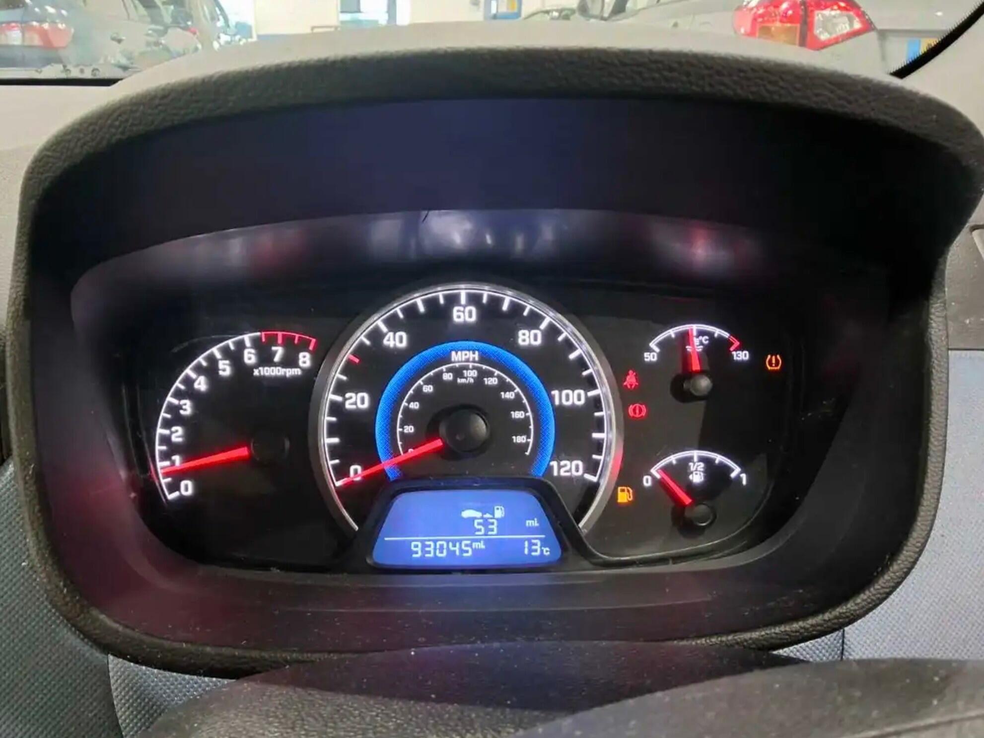Hyundai I10 view 5