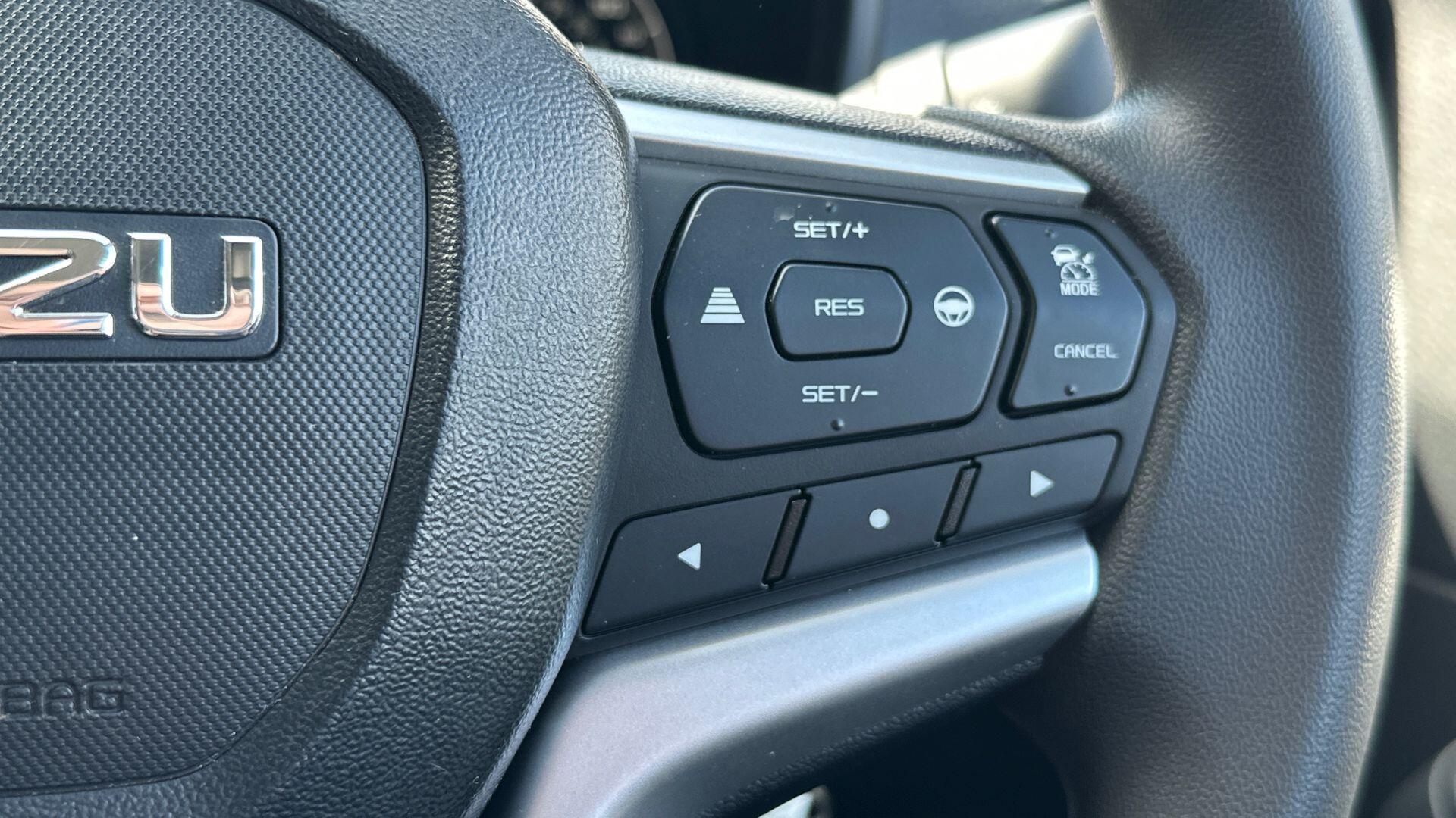 Isuzu D-Max view 16