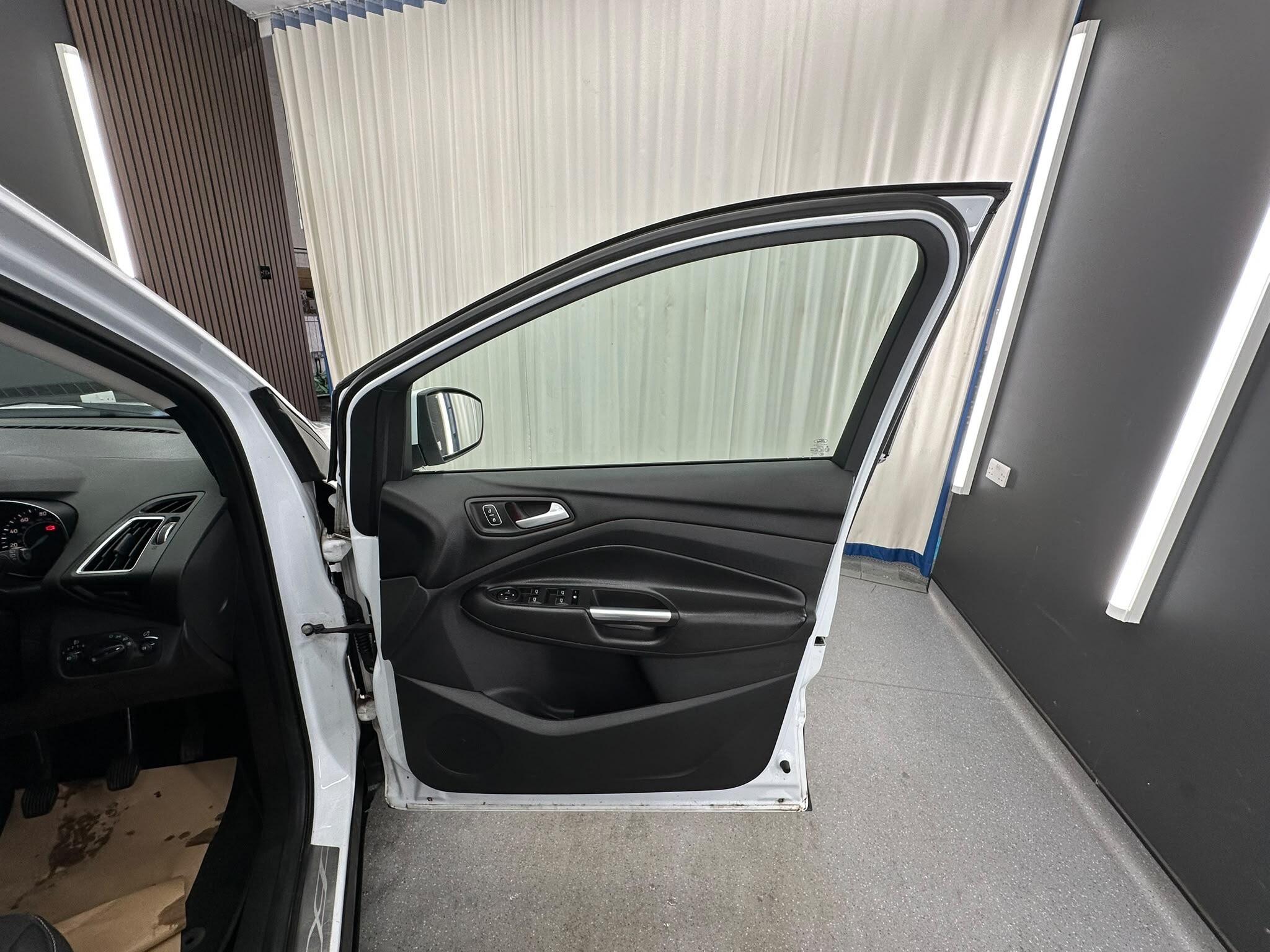 Ford Kuga view 13