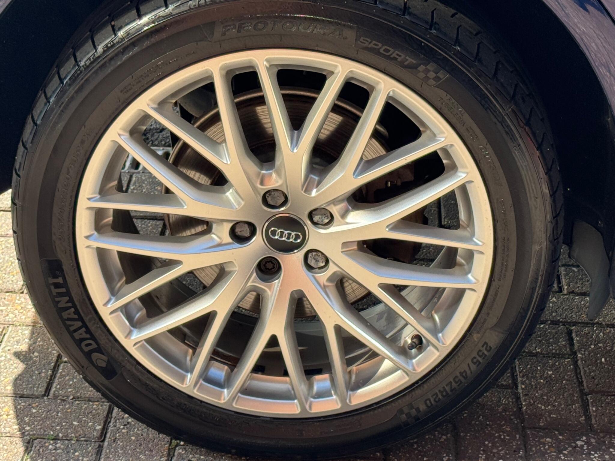 Audi Q5 view 39