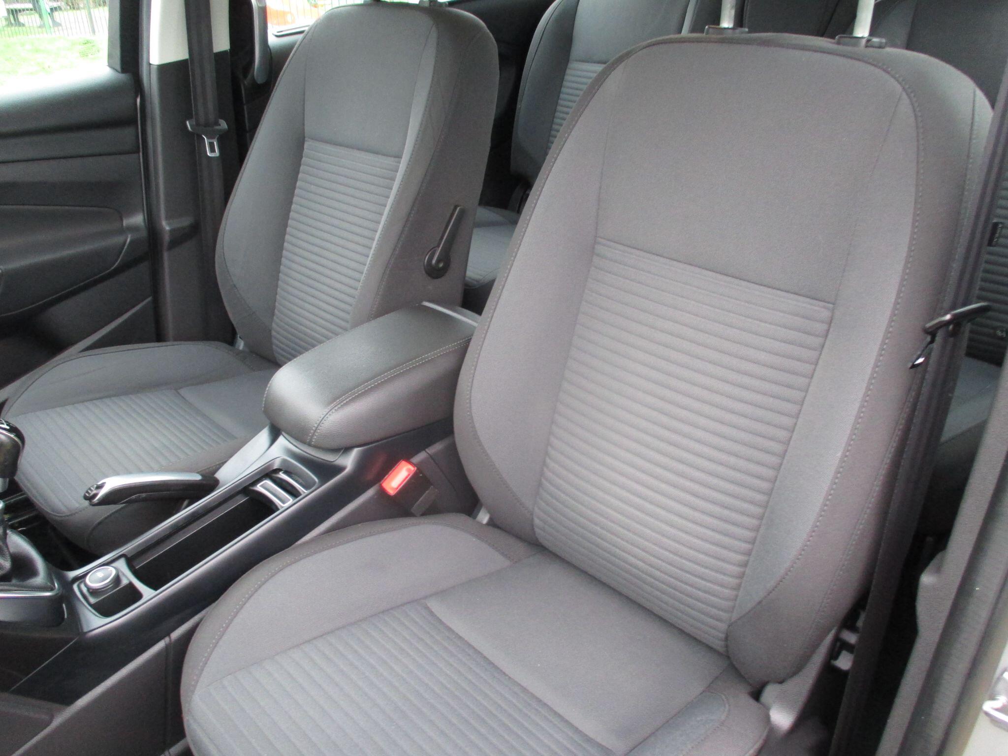 2016 Ford Grand C-Max image 33
