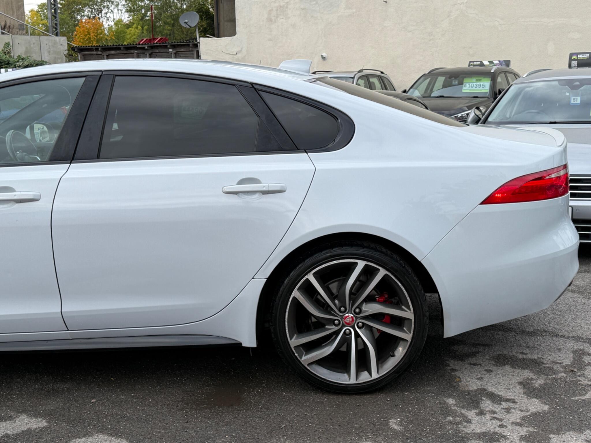 Jaguar XF - Image 10