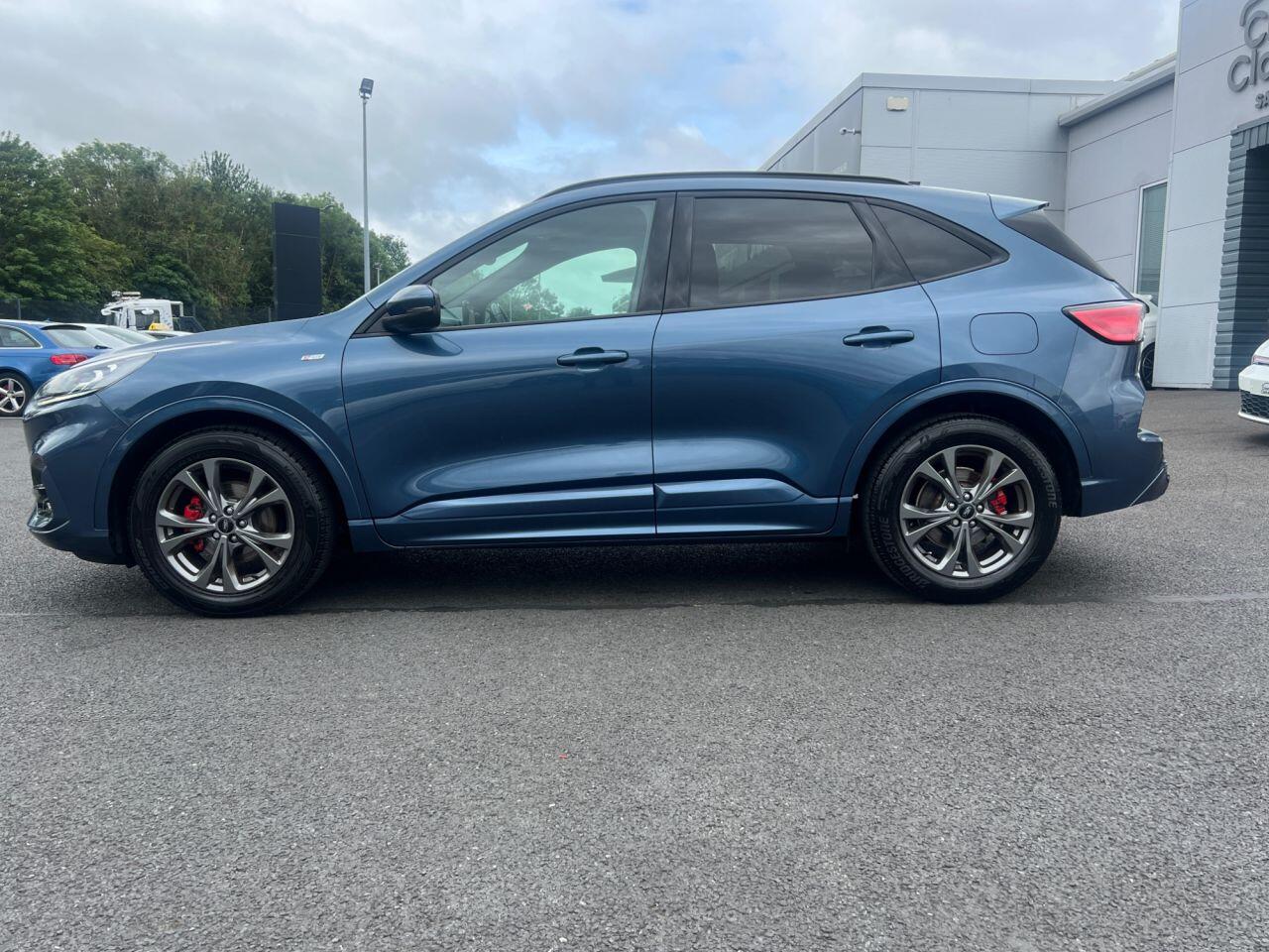 Ford Kuga view 3