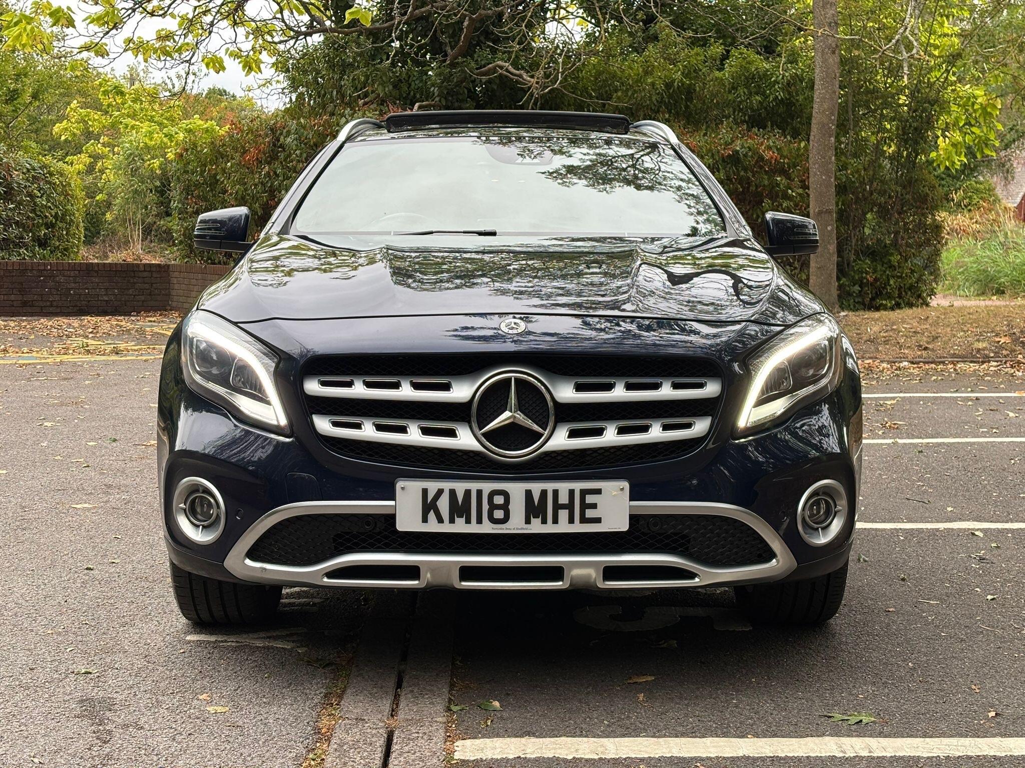 Mercedes-Benz GLA view 9