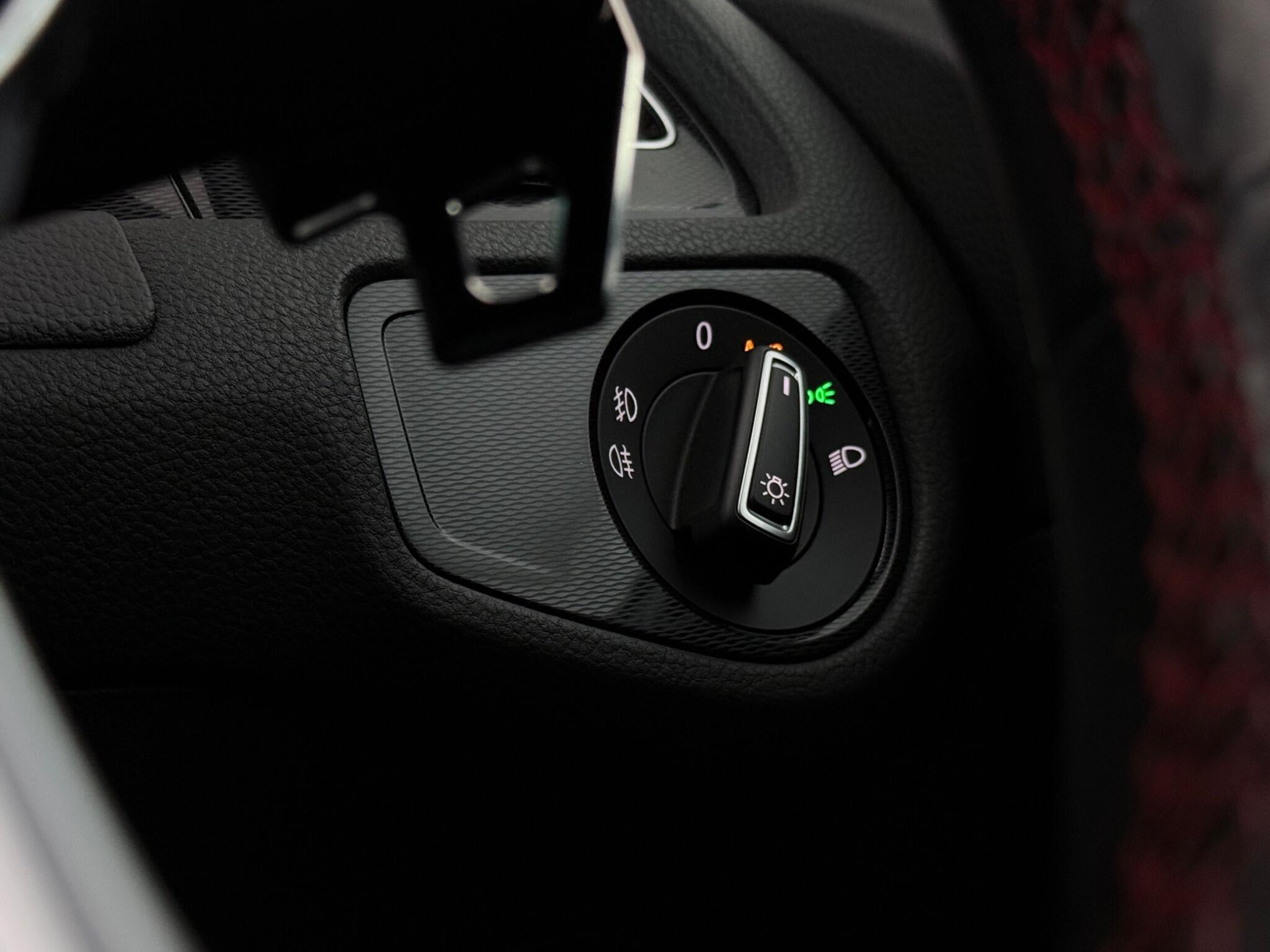 Volkswagen Golf view 19