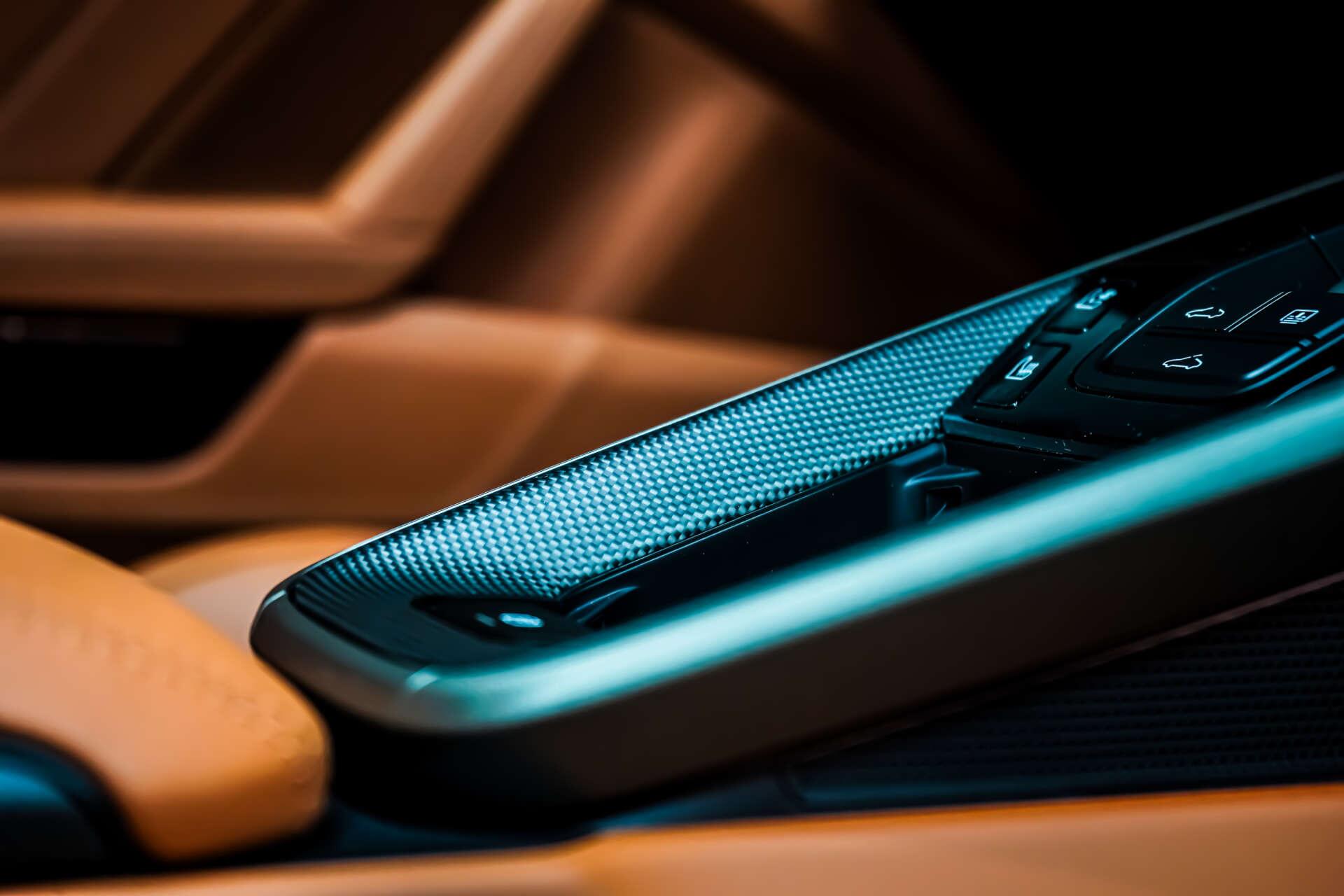 Porsche 911 view 24