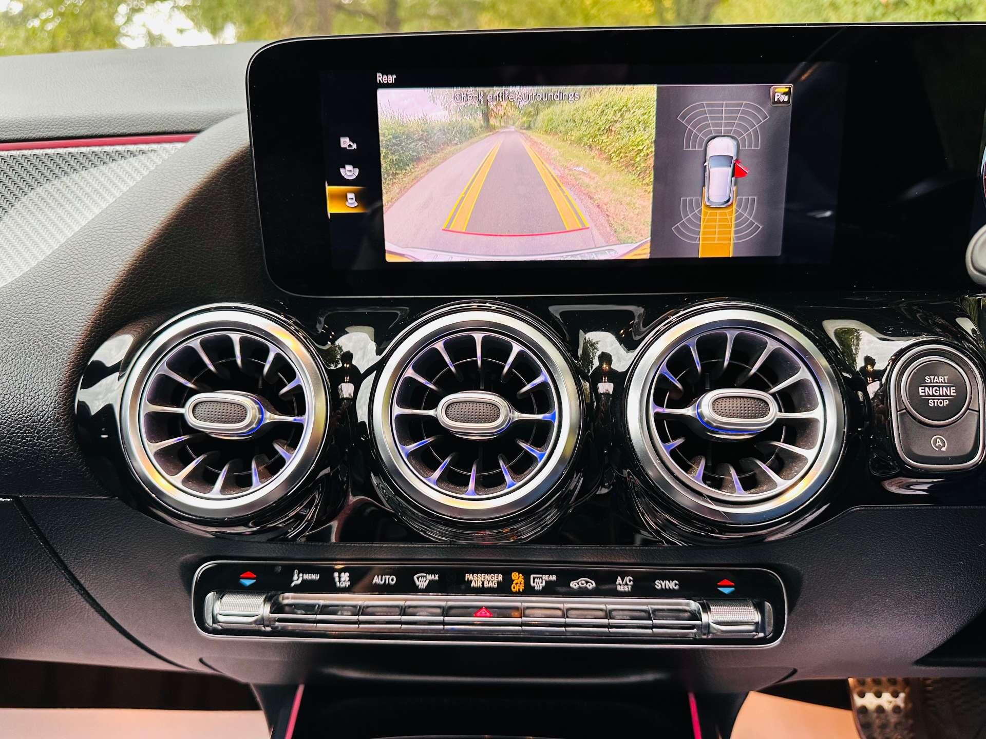 Mercedes-Benz Gla view 11
