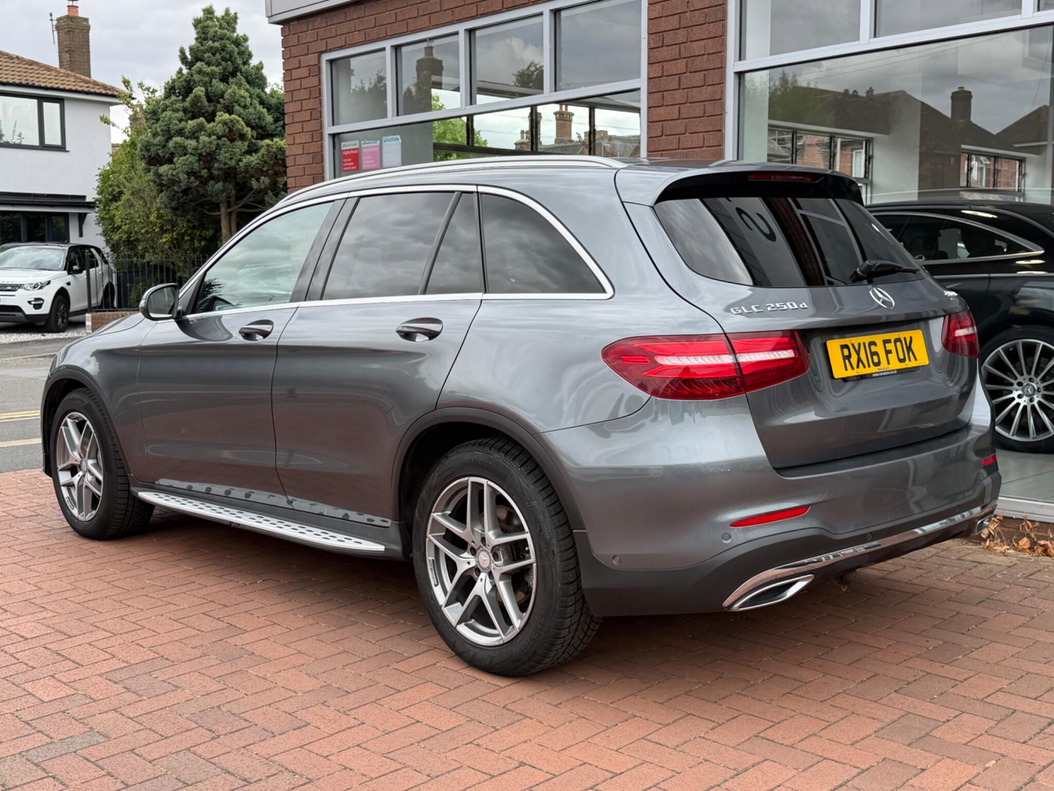 Mercedes-Benz GLC view 14