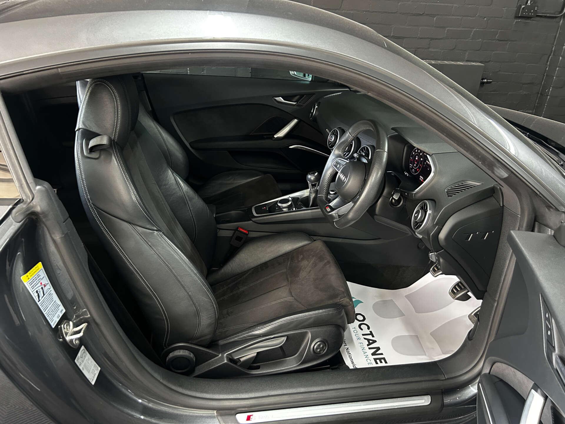 Audi TT view 38