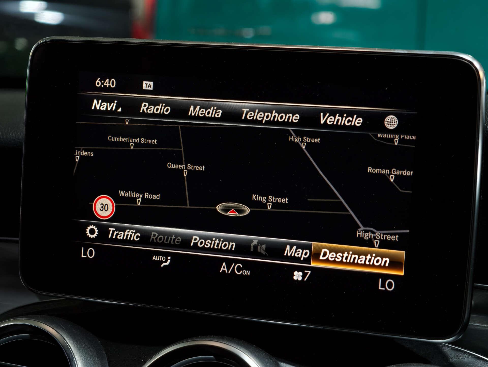 Mercedes-Benz C Class view 32