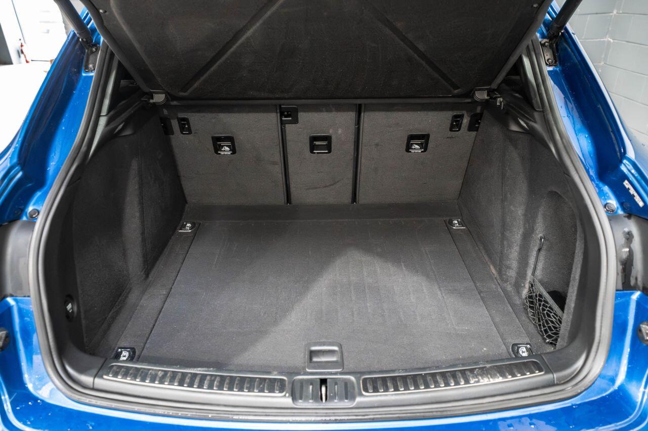 Porsche Macan view 39