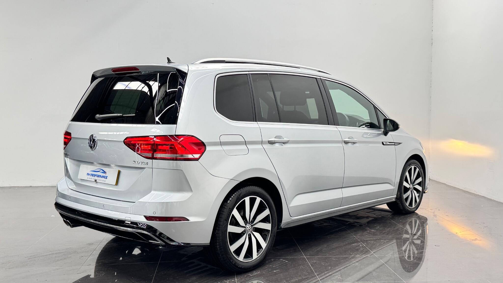 Volkswagen Touran view 63