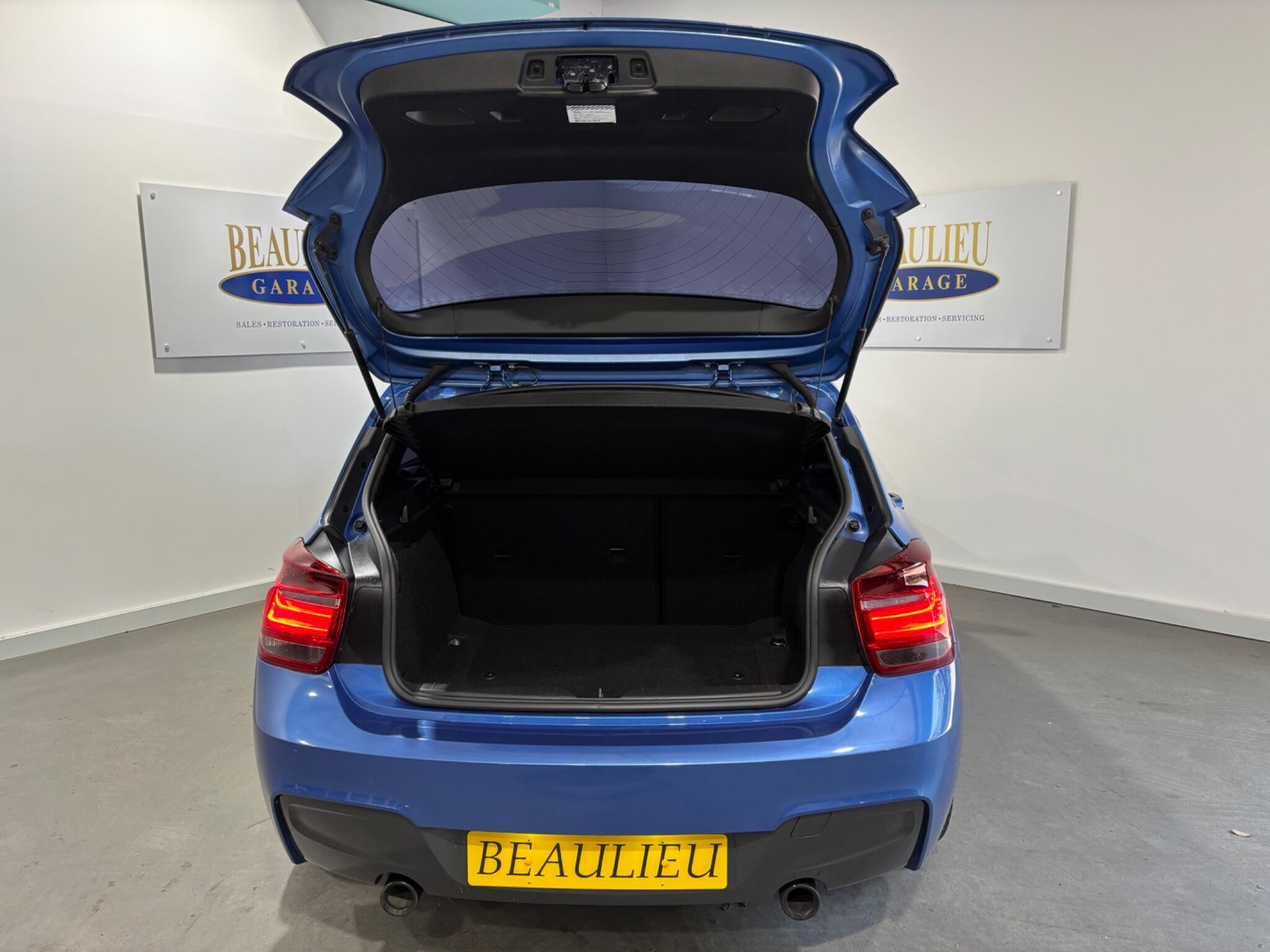 BMW 1 Series view 59
