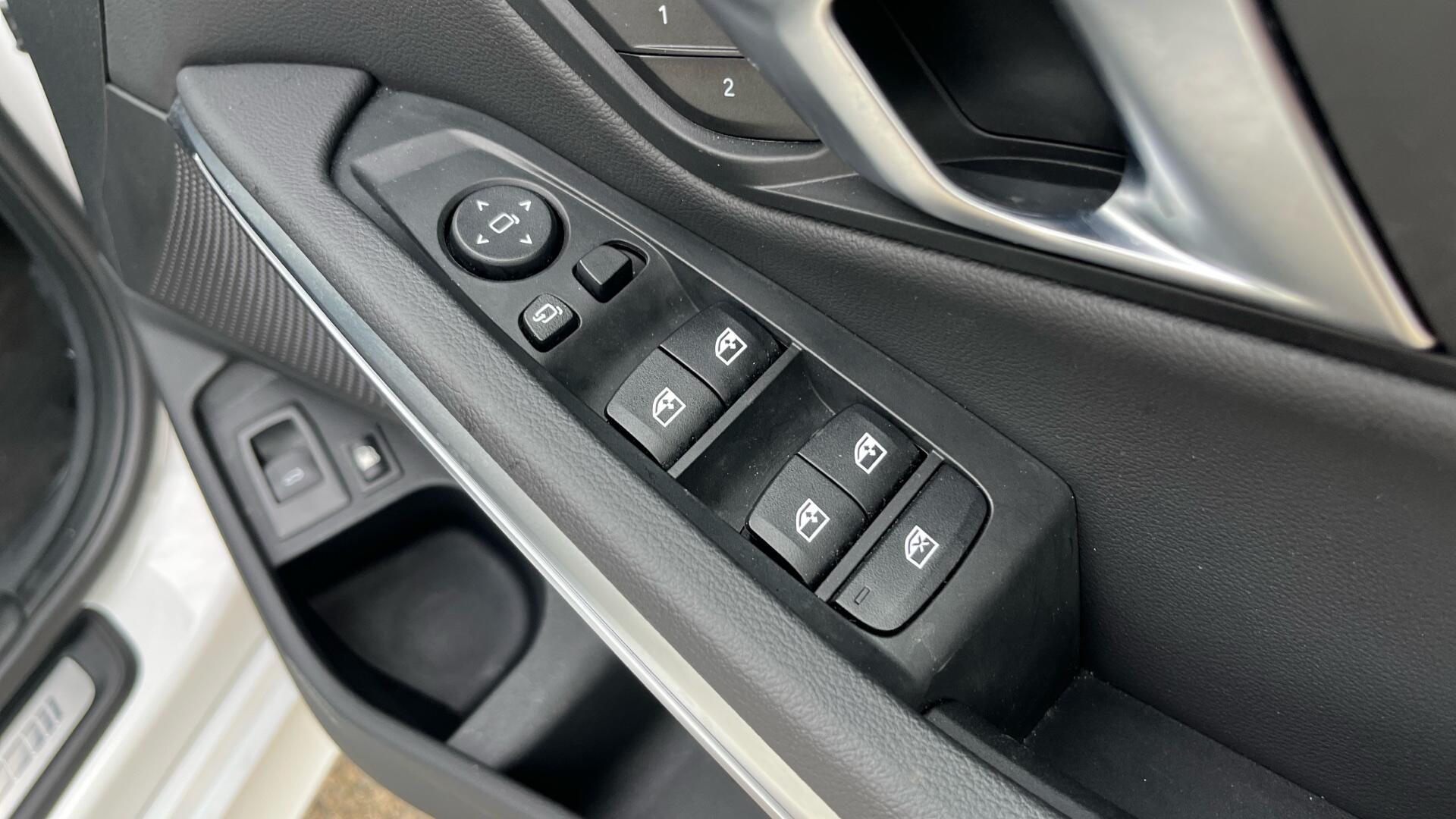 BMW 3 Series view 40