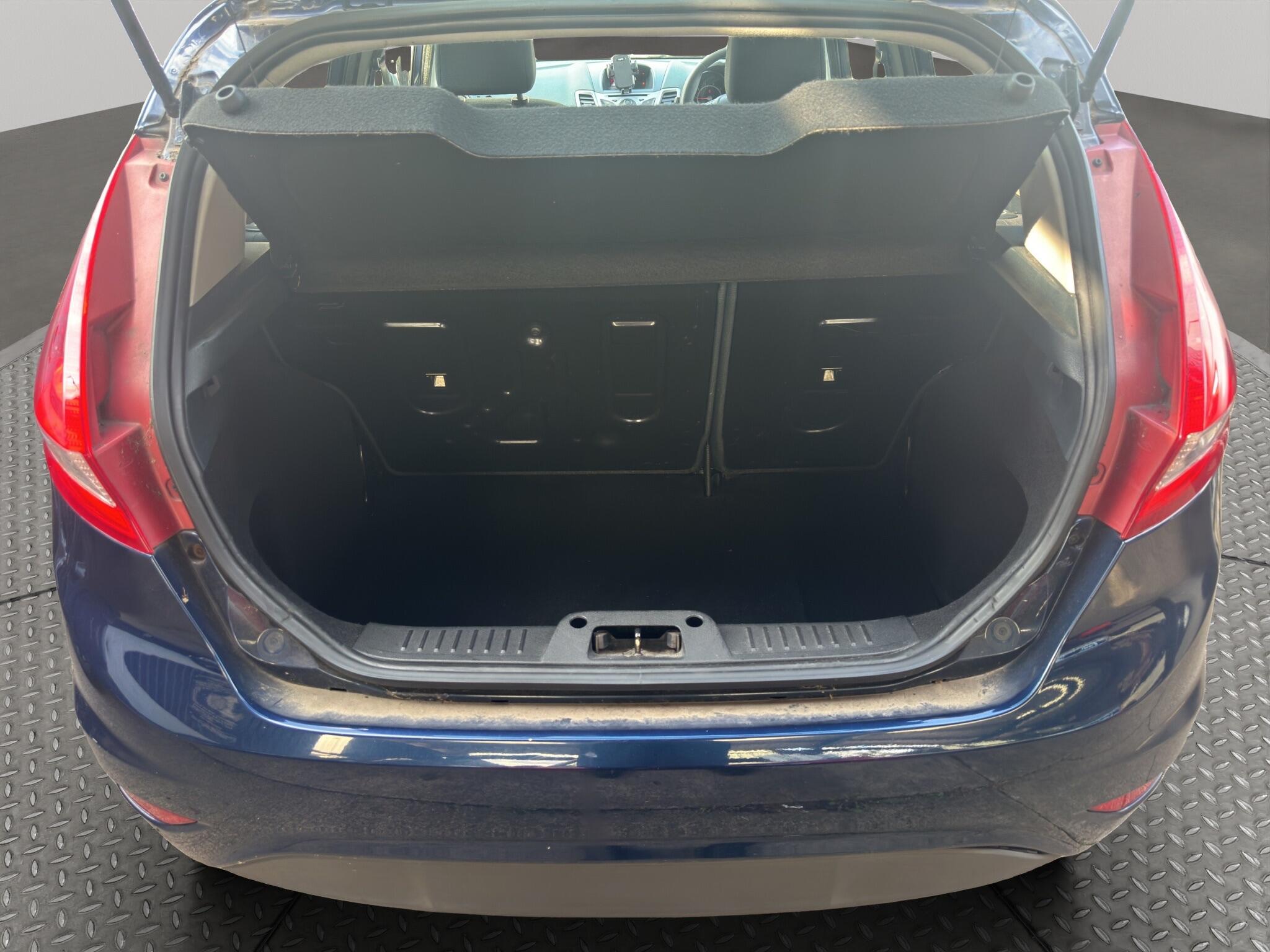 Ford Fiesta view 13