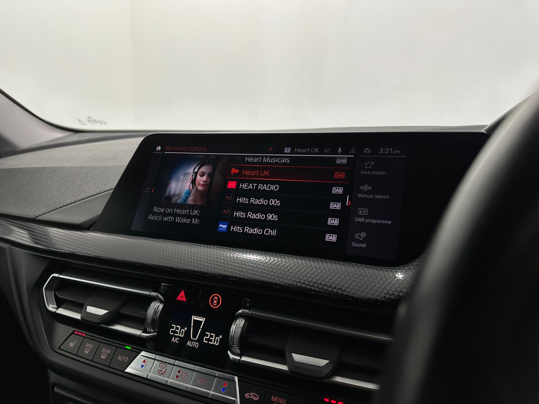 BMW 2 Series view 26