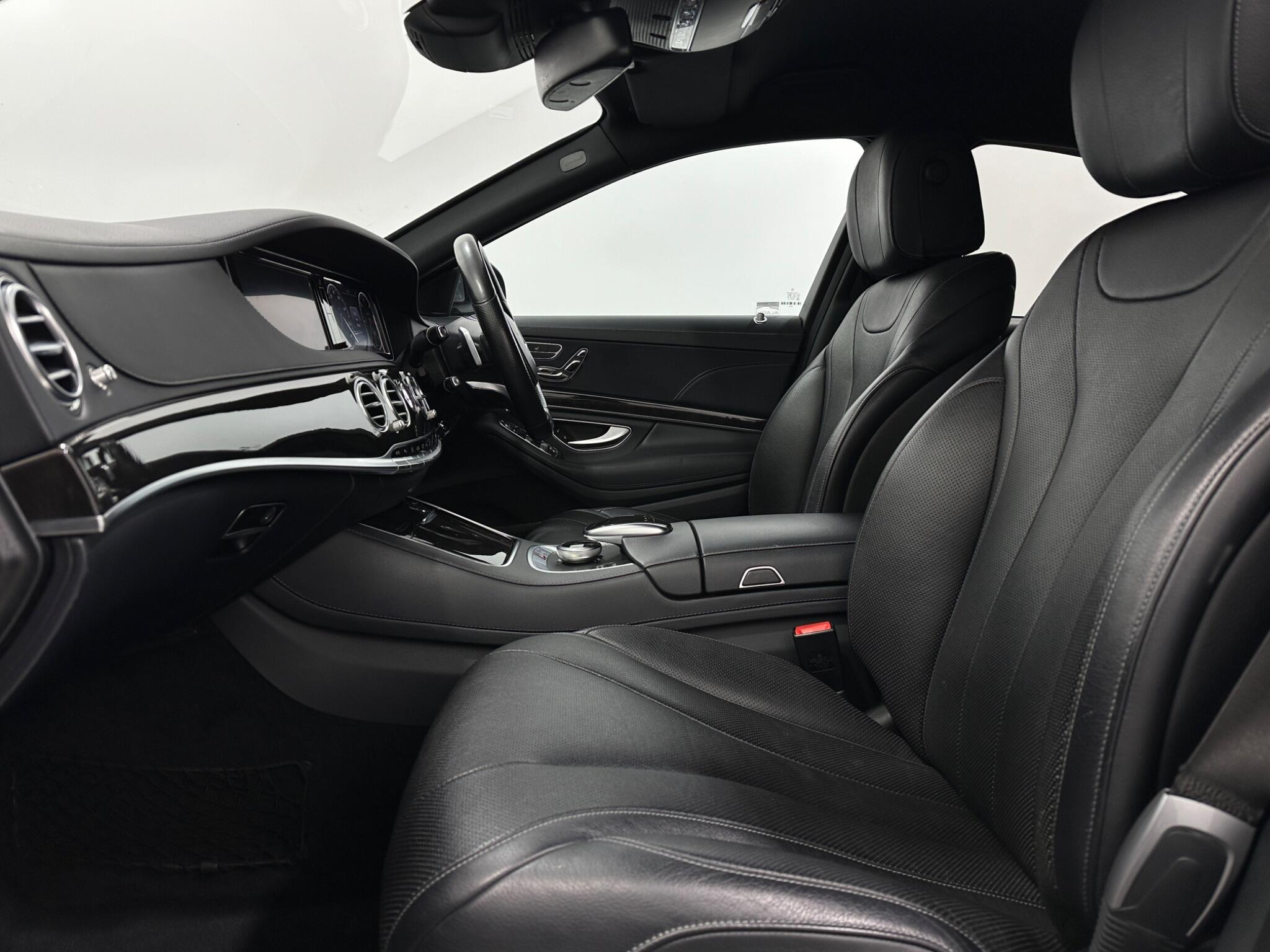 Mercedes-Benz S-Class view 36