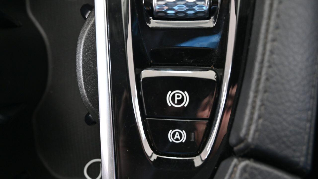Volvo XC90 view 21