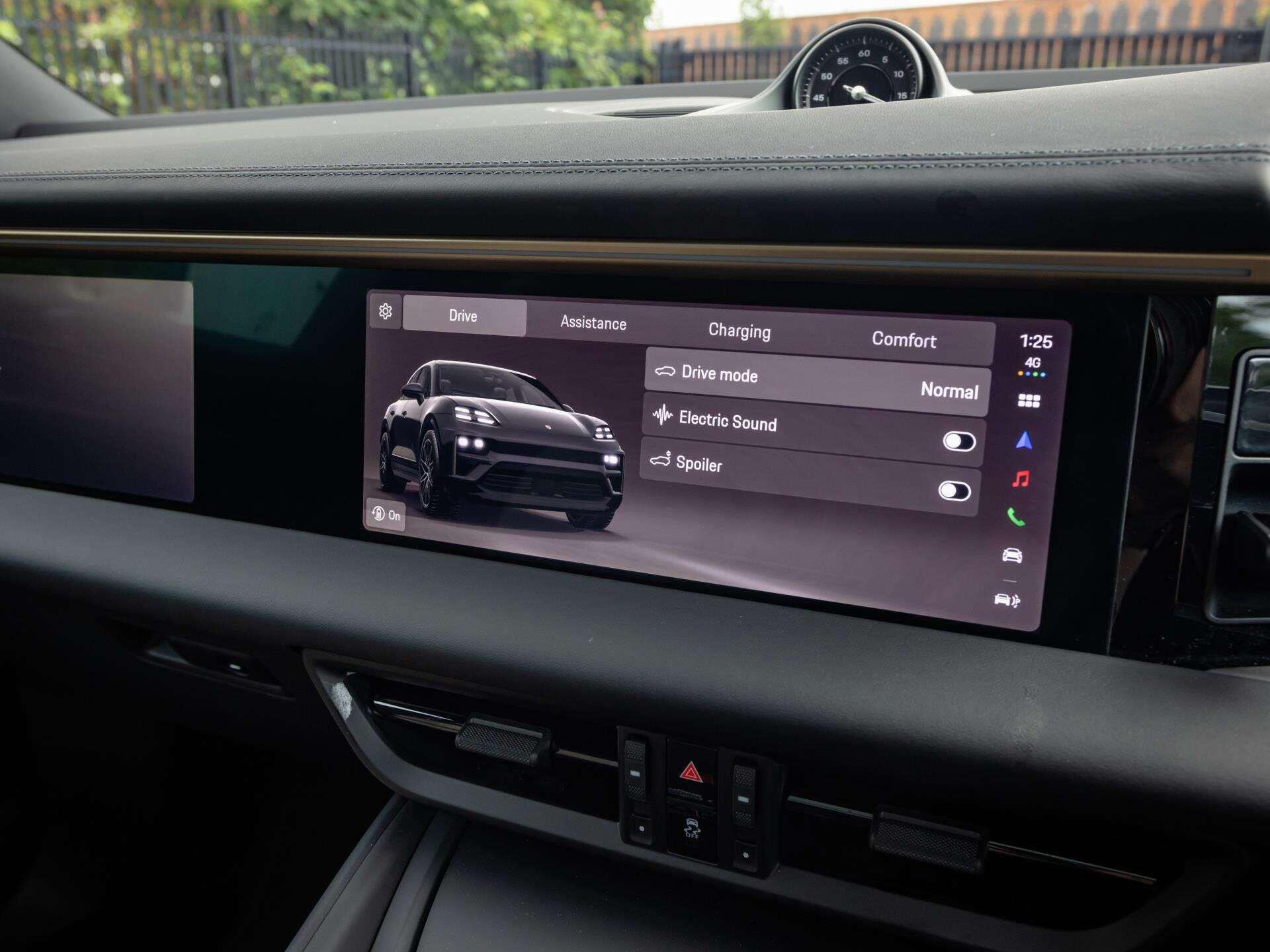 Porsche Macan view 21