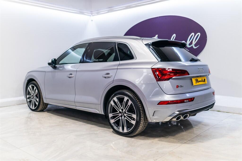 Audi SQ5 view 4