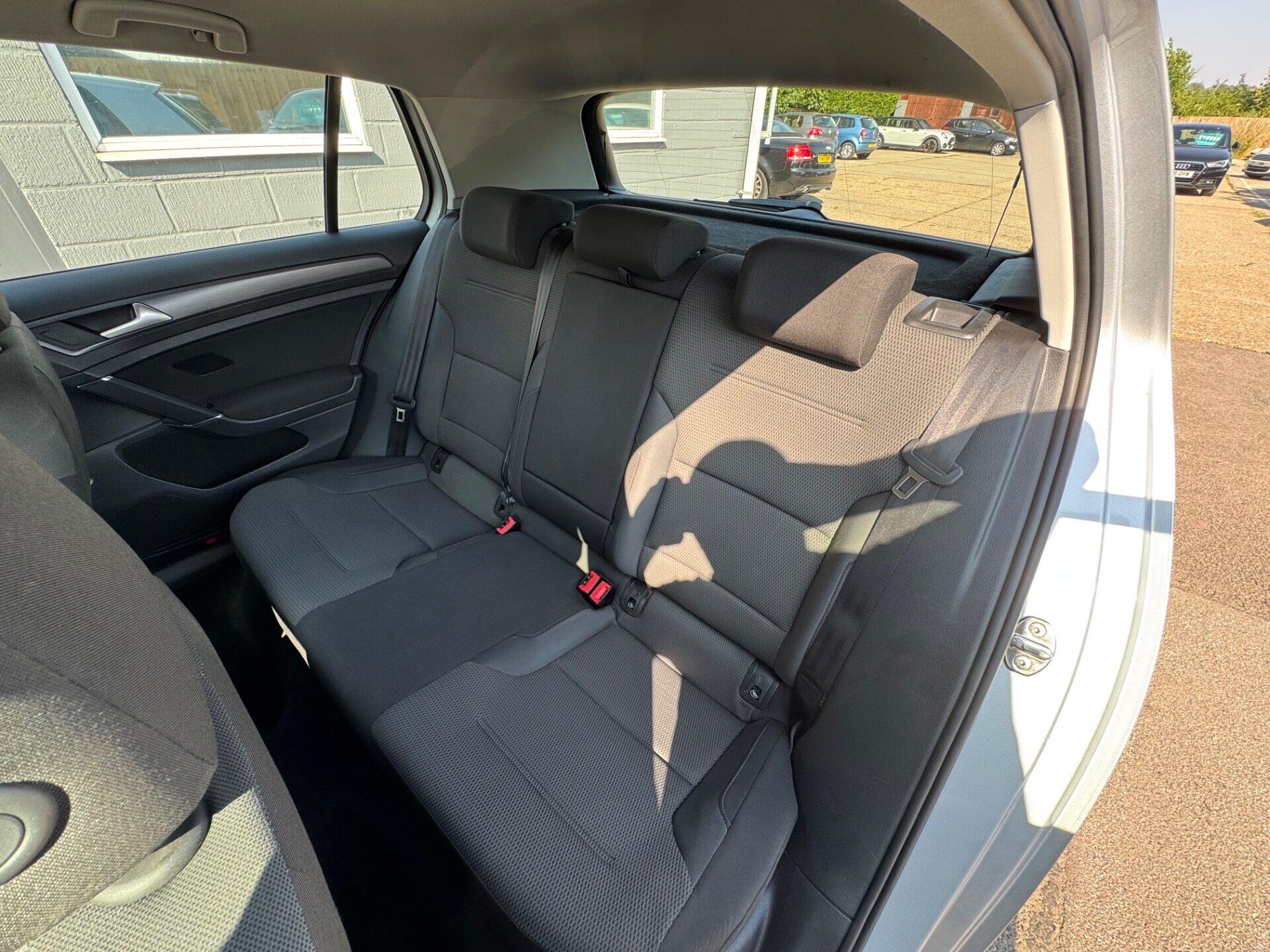 Volkswagen Golf view 38