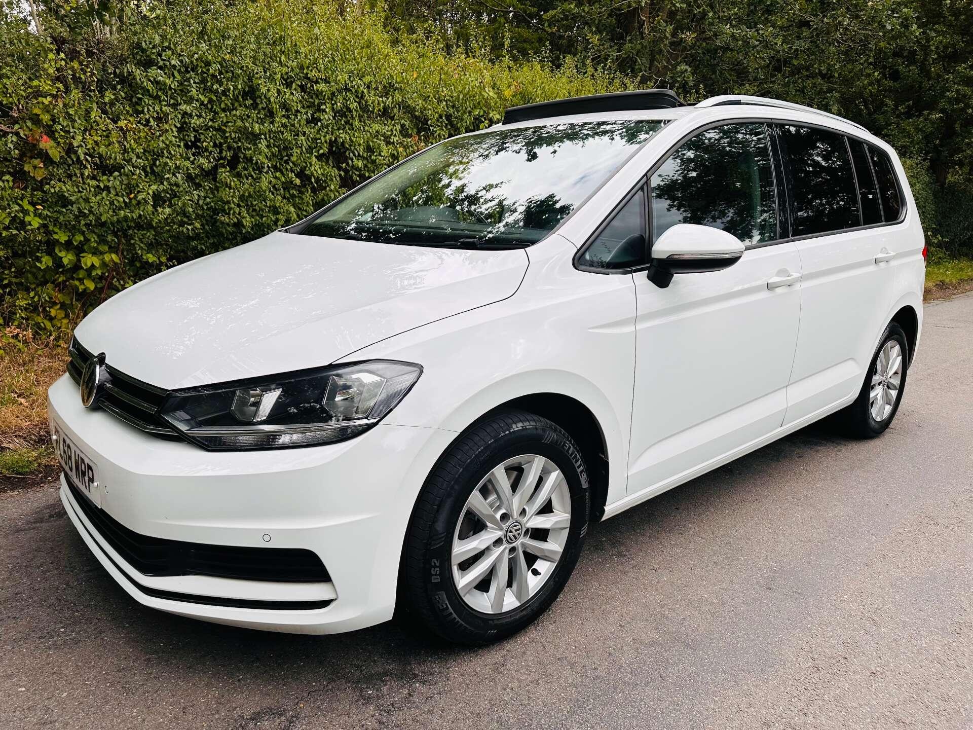Volkswagen Touran view 31