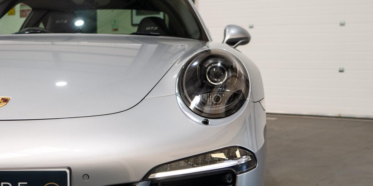 Porsche 911 view 49