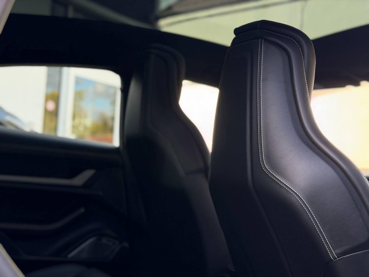 Porsche Taycan view 18