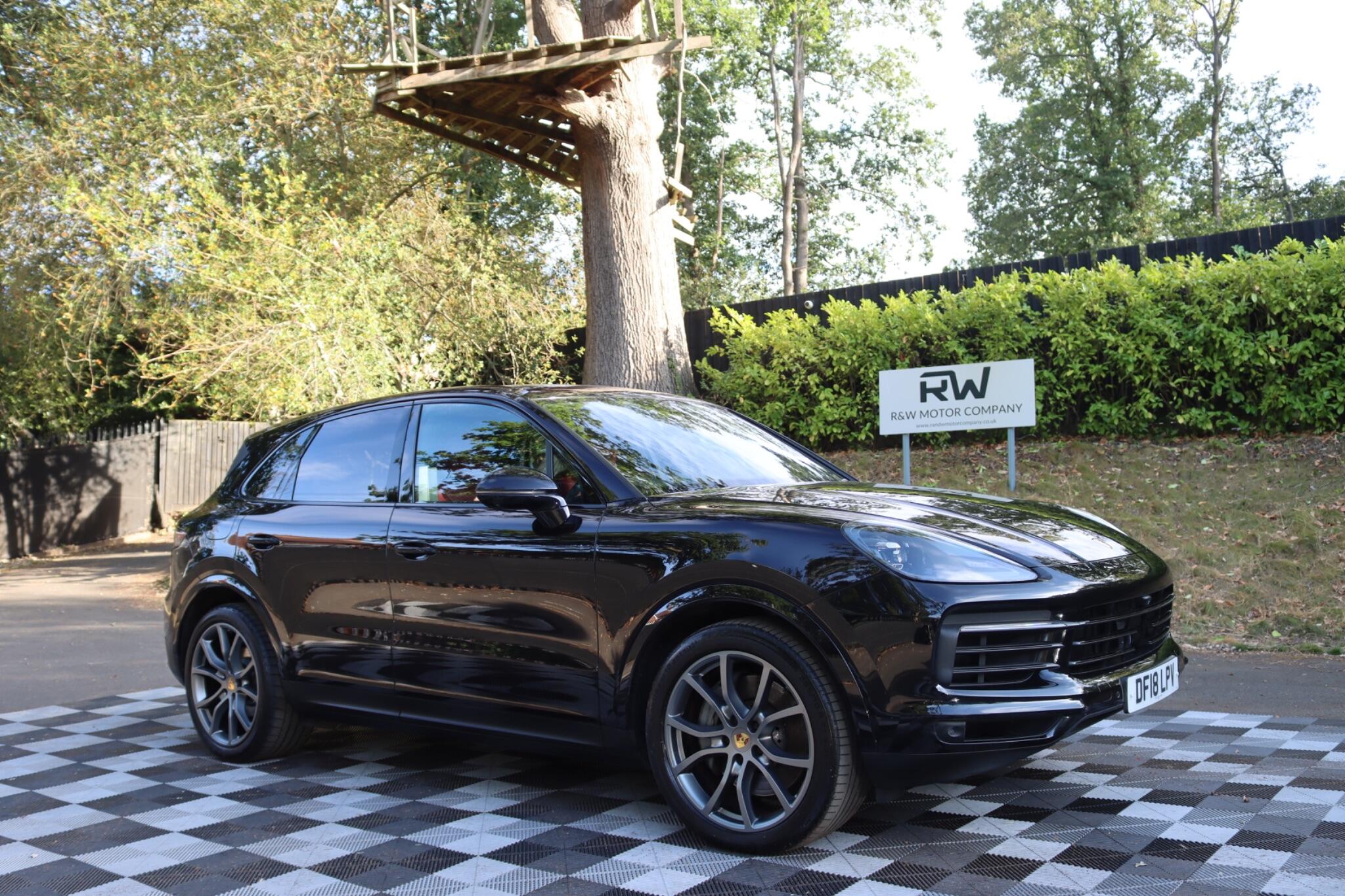 Porsche Cayenne view 26