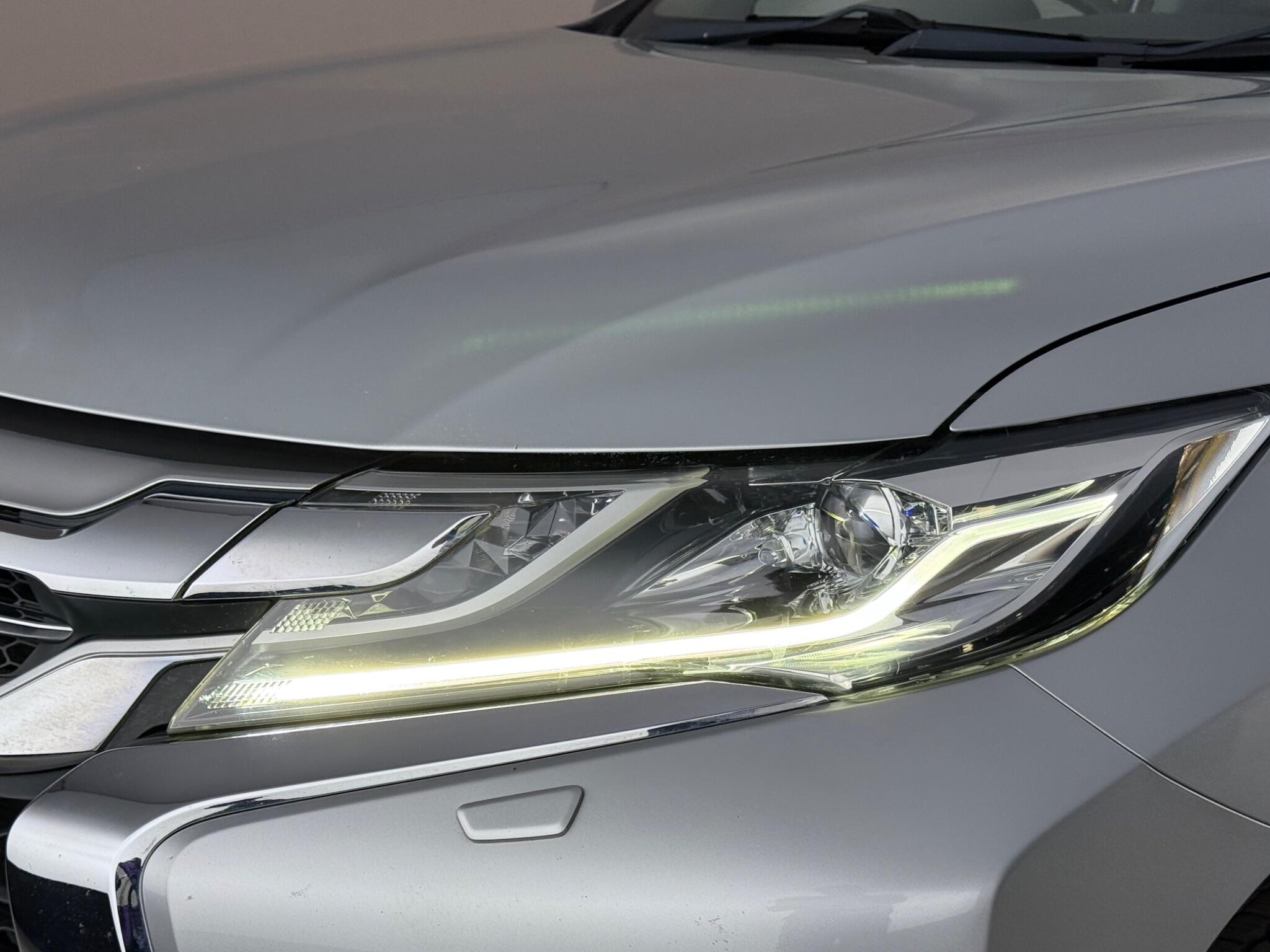 Mitsubishi Shogun Sport view 12