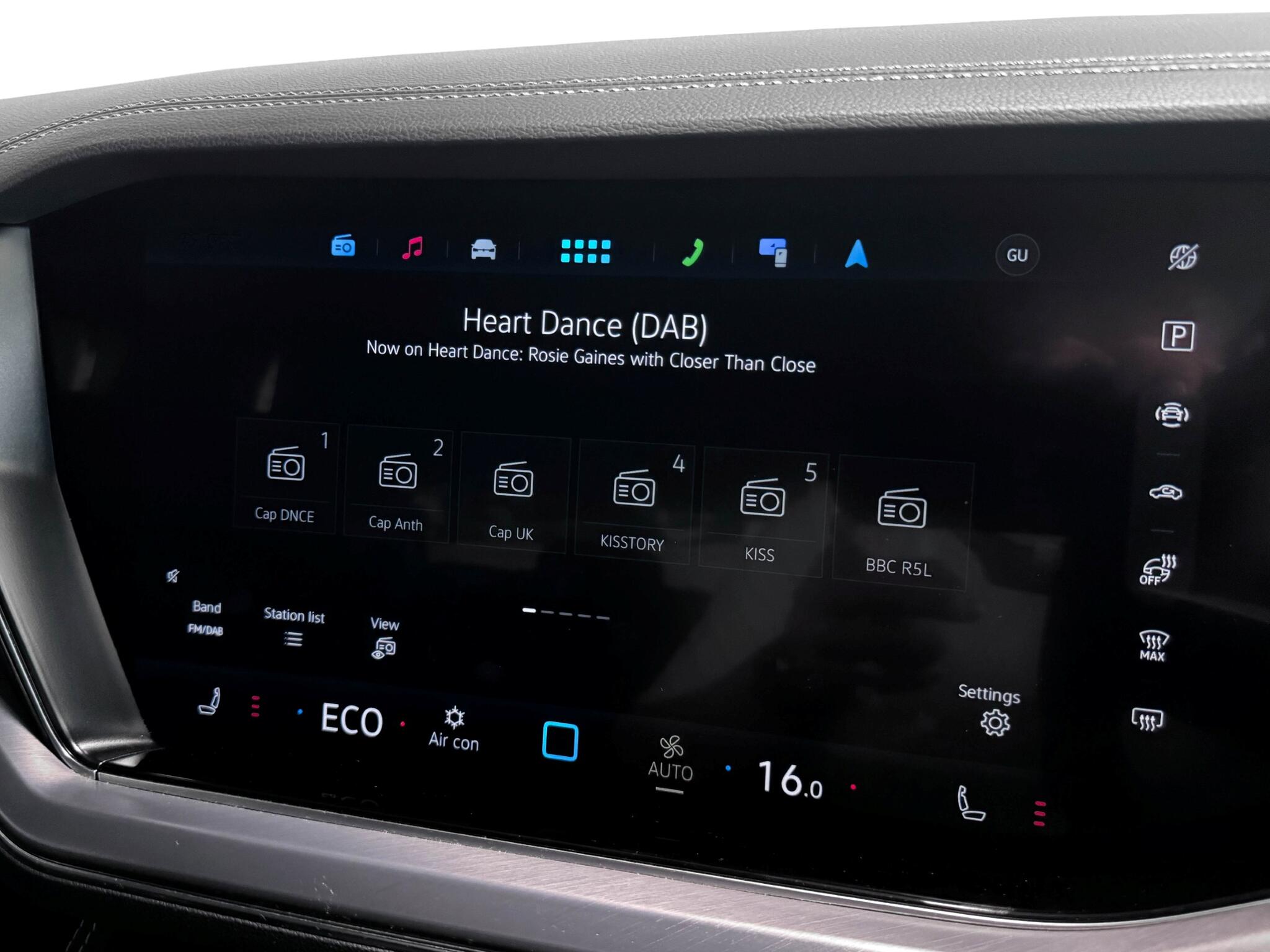 Volkswagen Touareg view 48