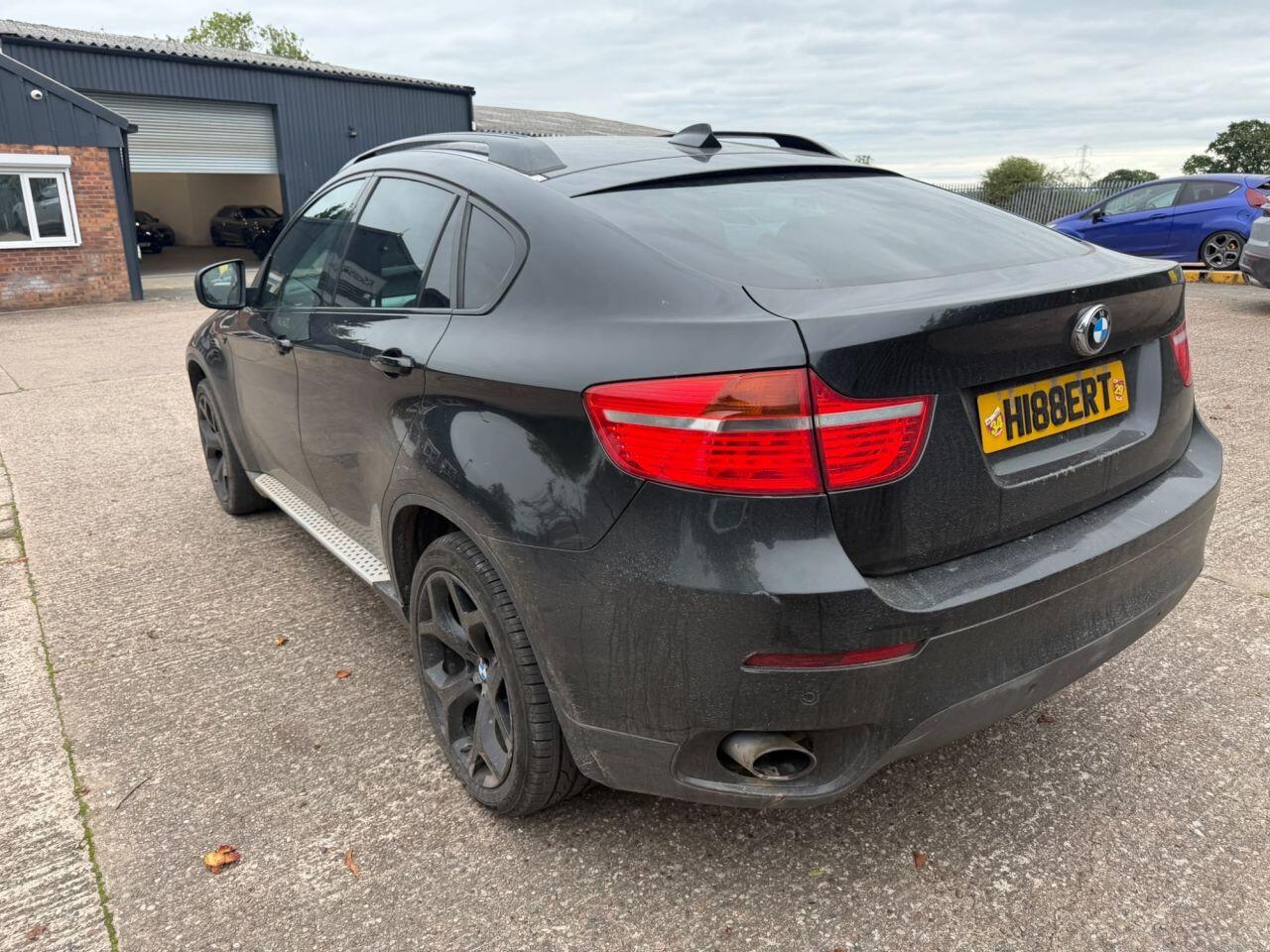 BMW X6 view 2