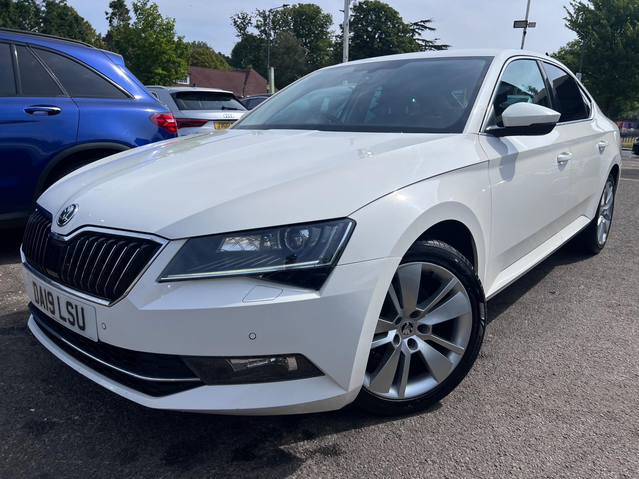 Skoda Superb view 8