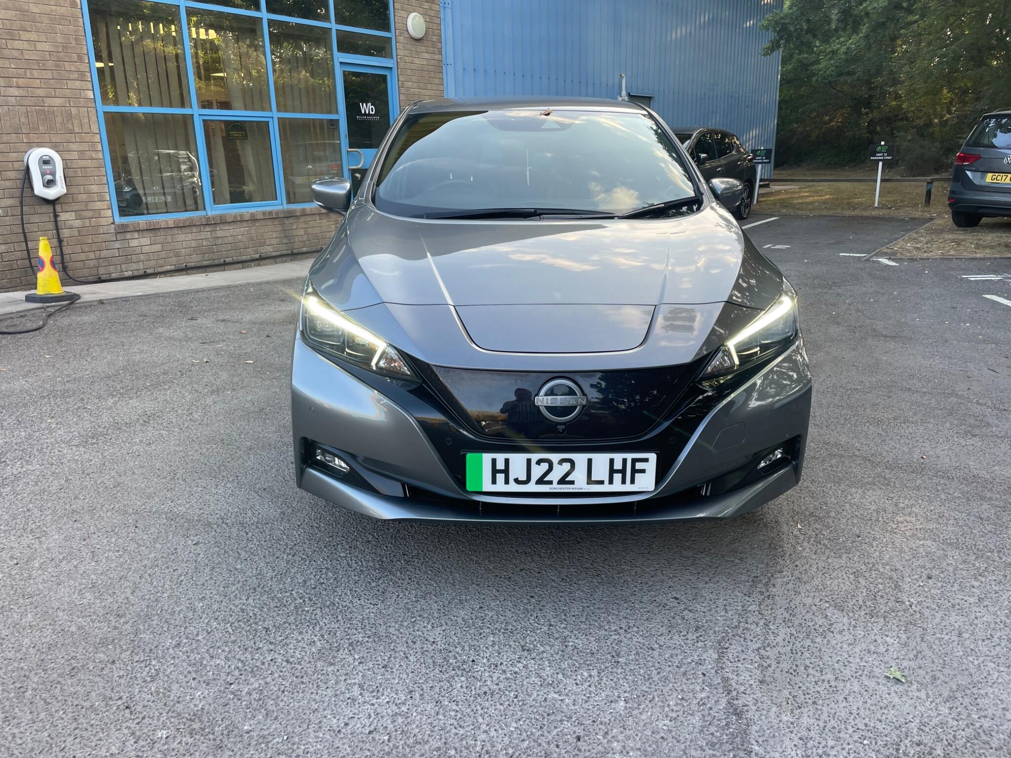 2022 NISSAN LEAF