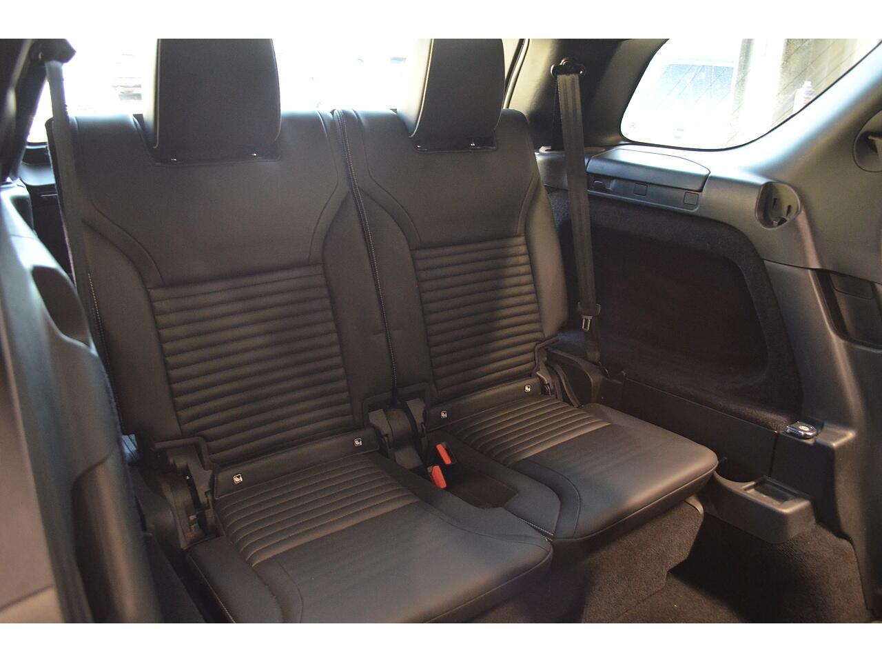 Land Rover Discovery view 28