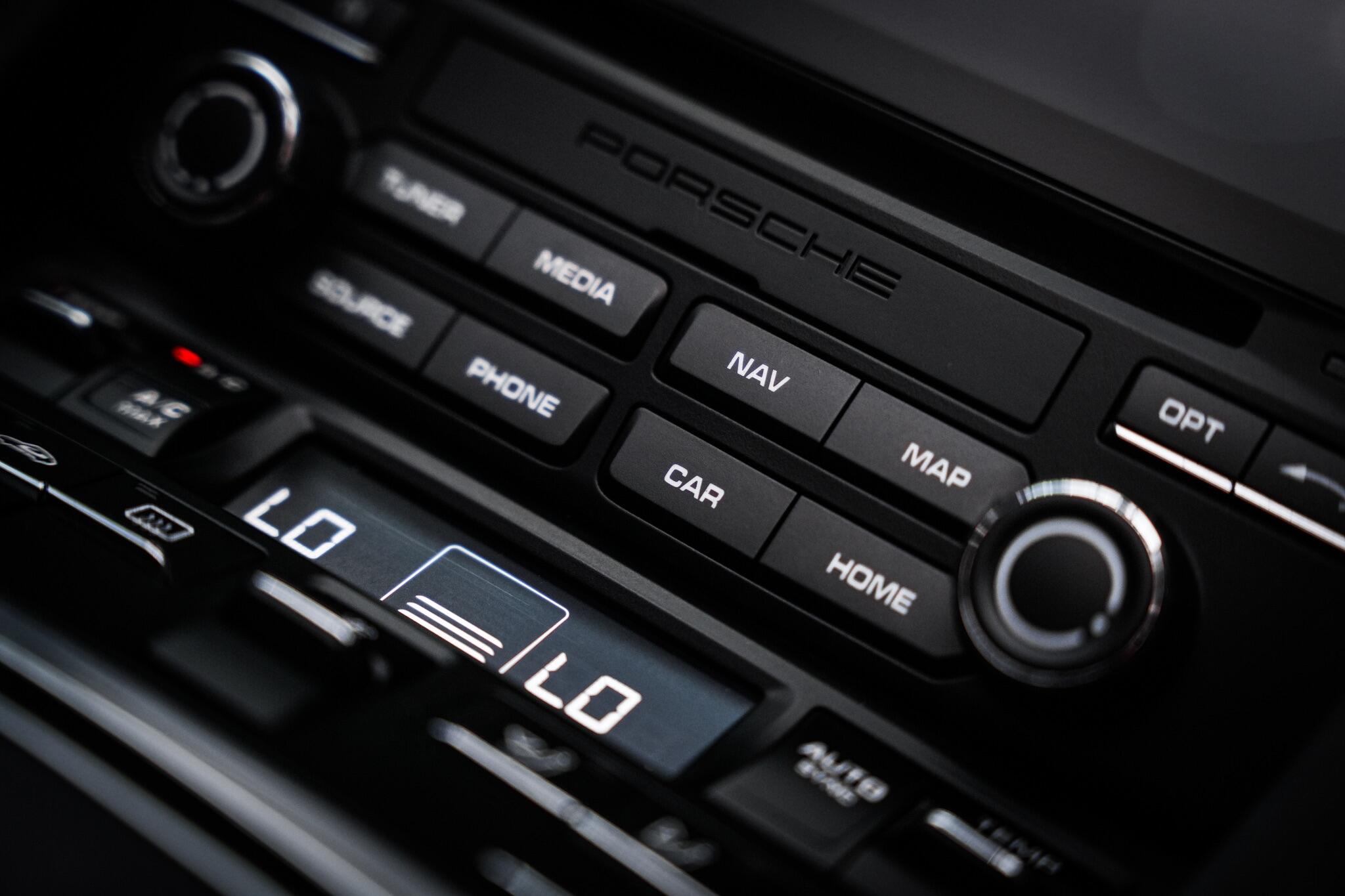 Porsche 911 view 46