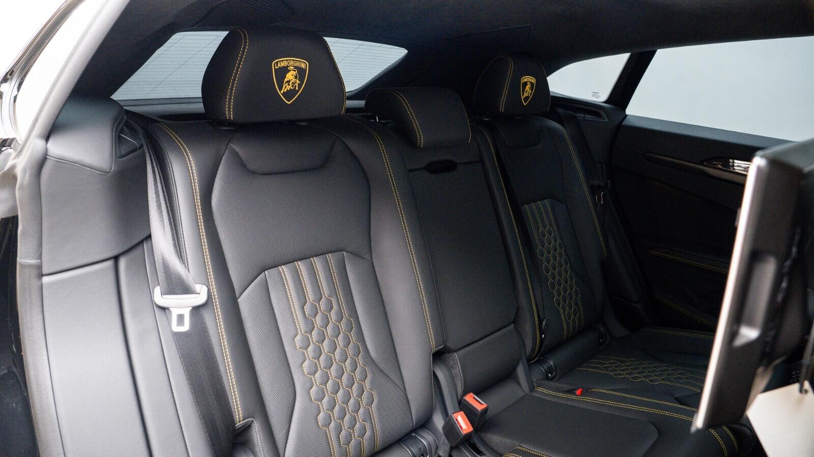Lamborghini Urus view 10
