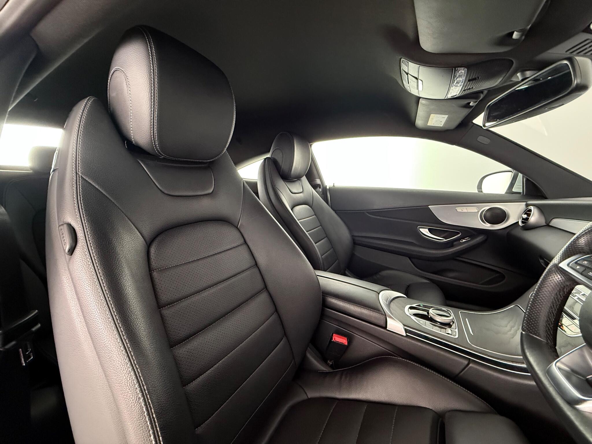 Mercedes-Benz C-Class view 26