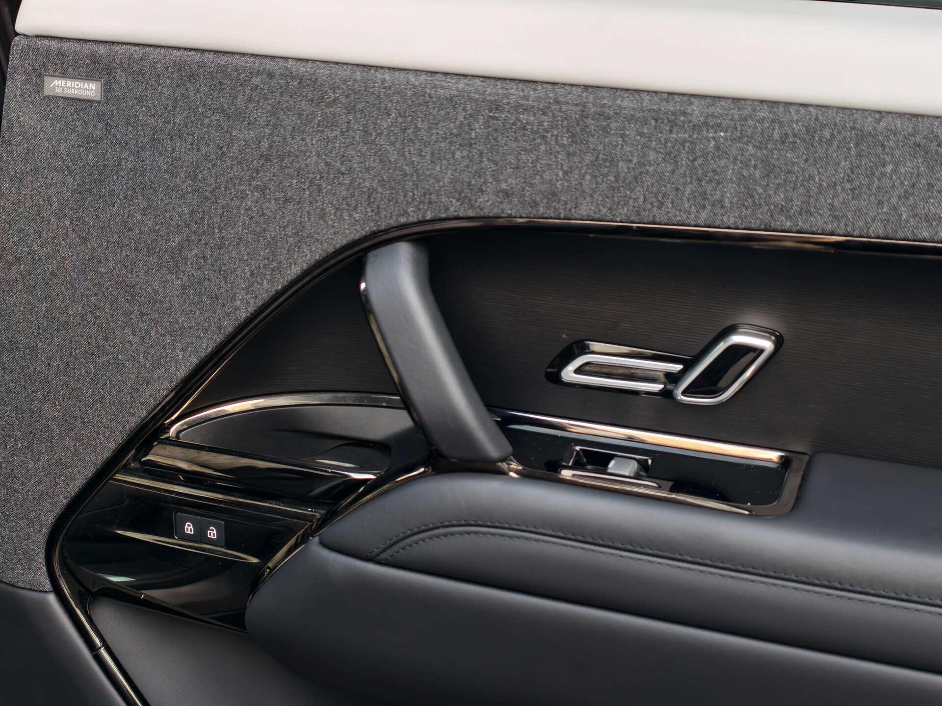 Land Rover Range Rover Sport view 23