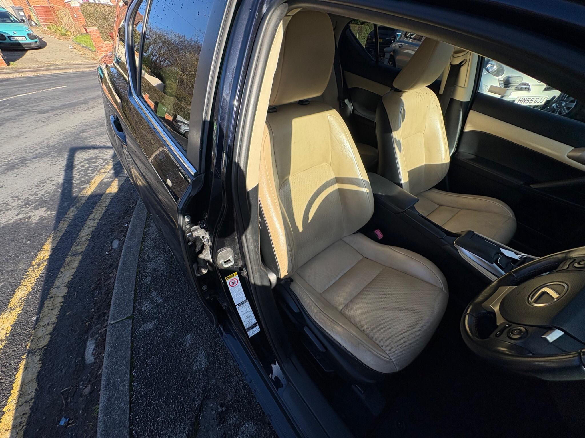 2014 Lexus CT 1.8 200h Luxury CVT Euro 6 (s/s) 5dr • 99,475 miles image 25