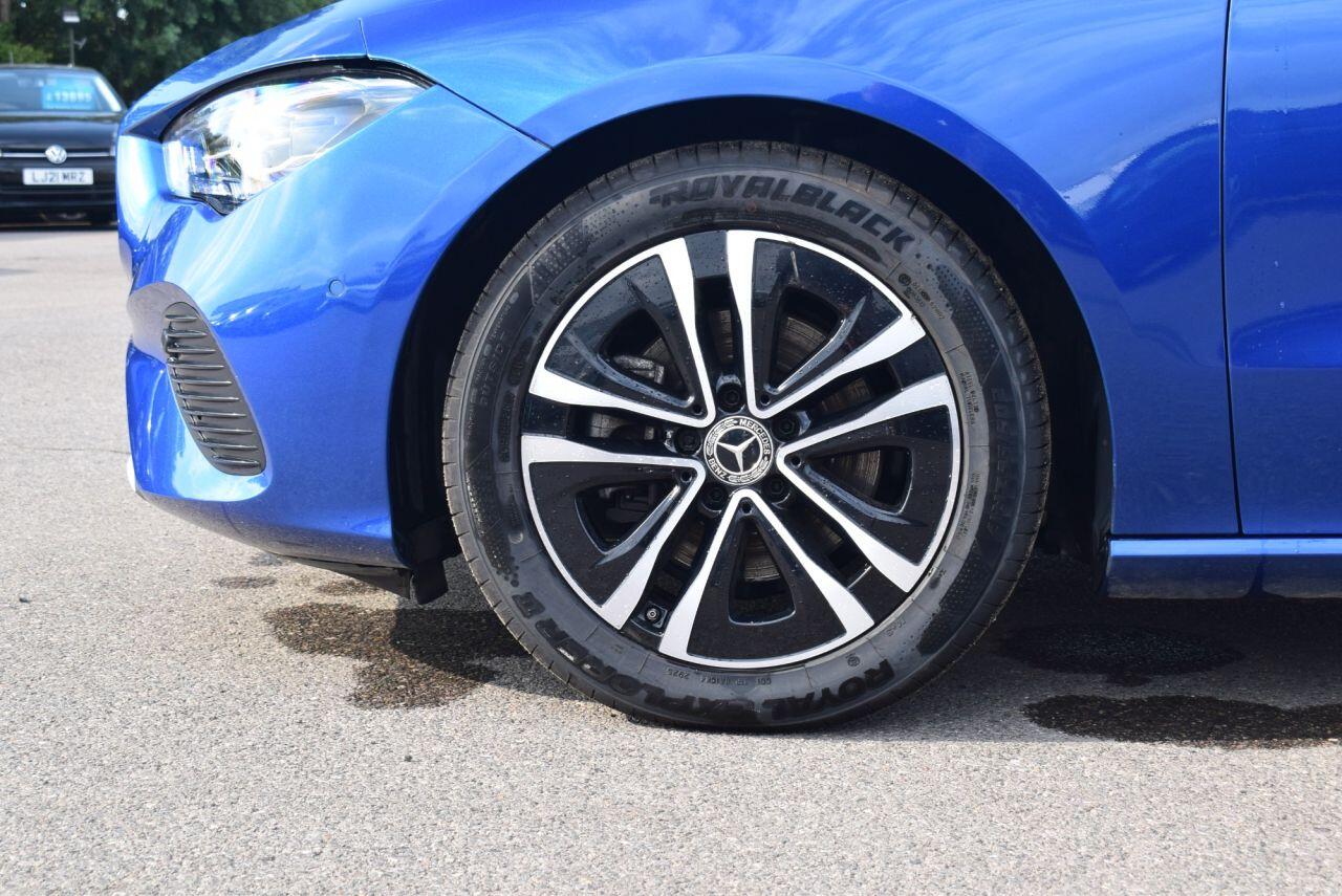 Mercedes-Benz Cla view 14