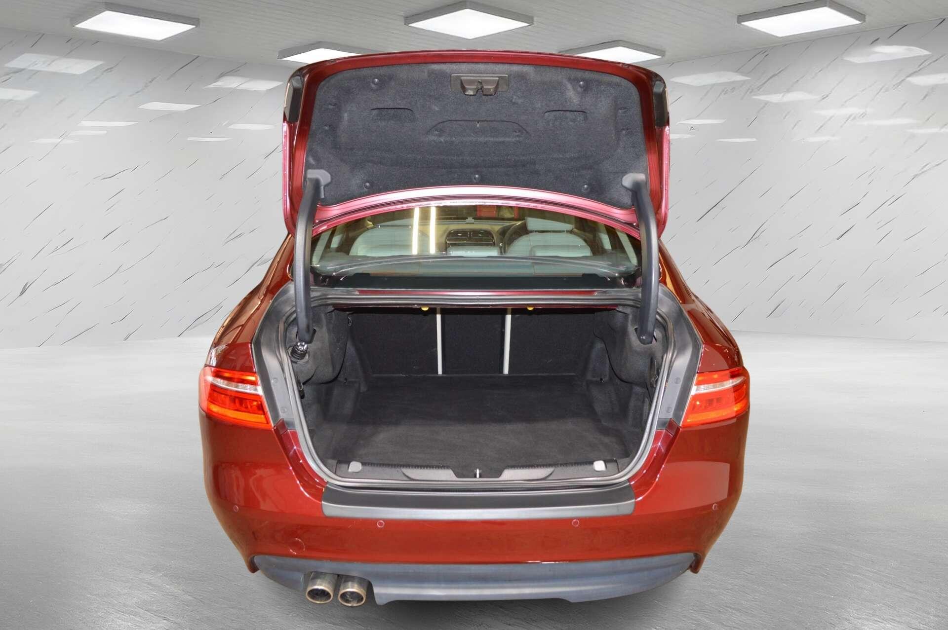 Jaguar Xe view 10