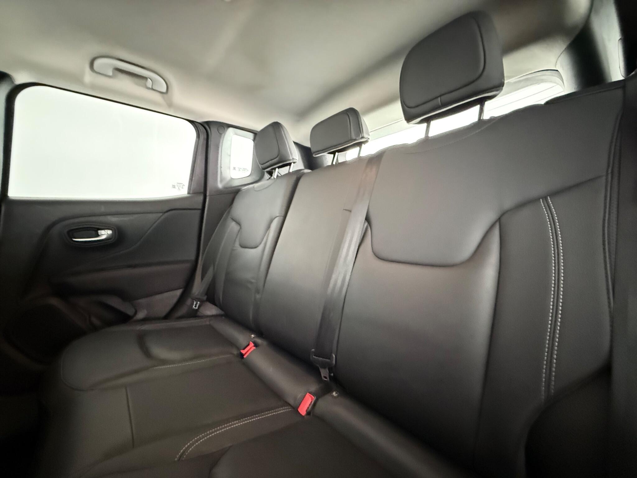 Jeep Renegade view 32