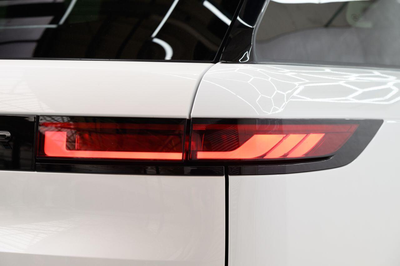 Land Rover Range Rover Sport view 10