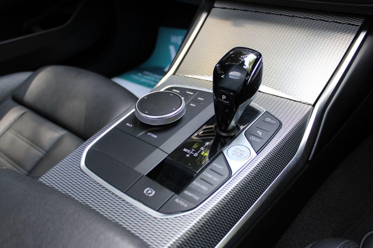 BMW 3 Series view 25